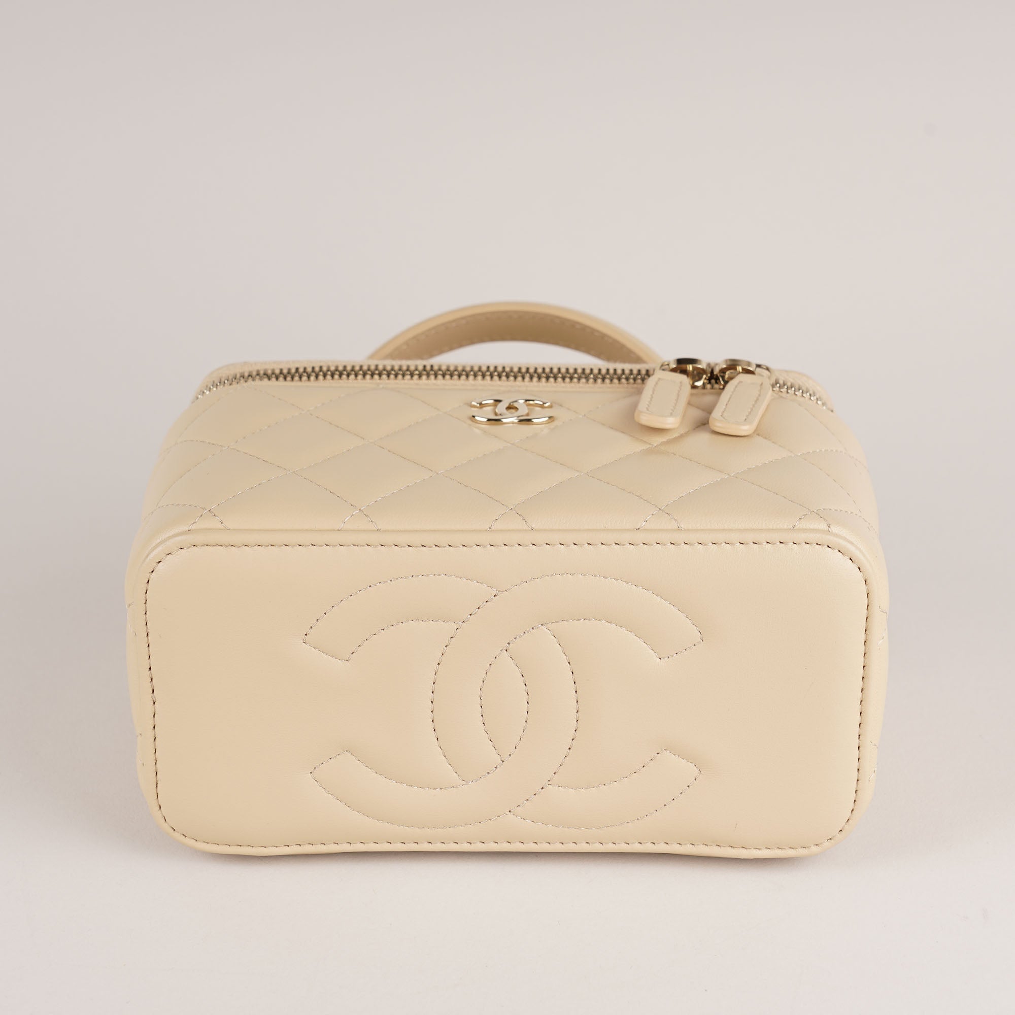 Chanel Vanity Top Handle Beige Lambskin - CHANEL - Affordable Luxury image