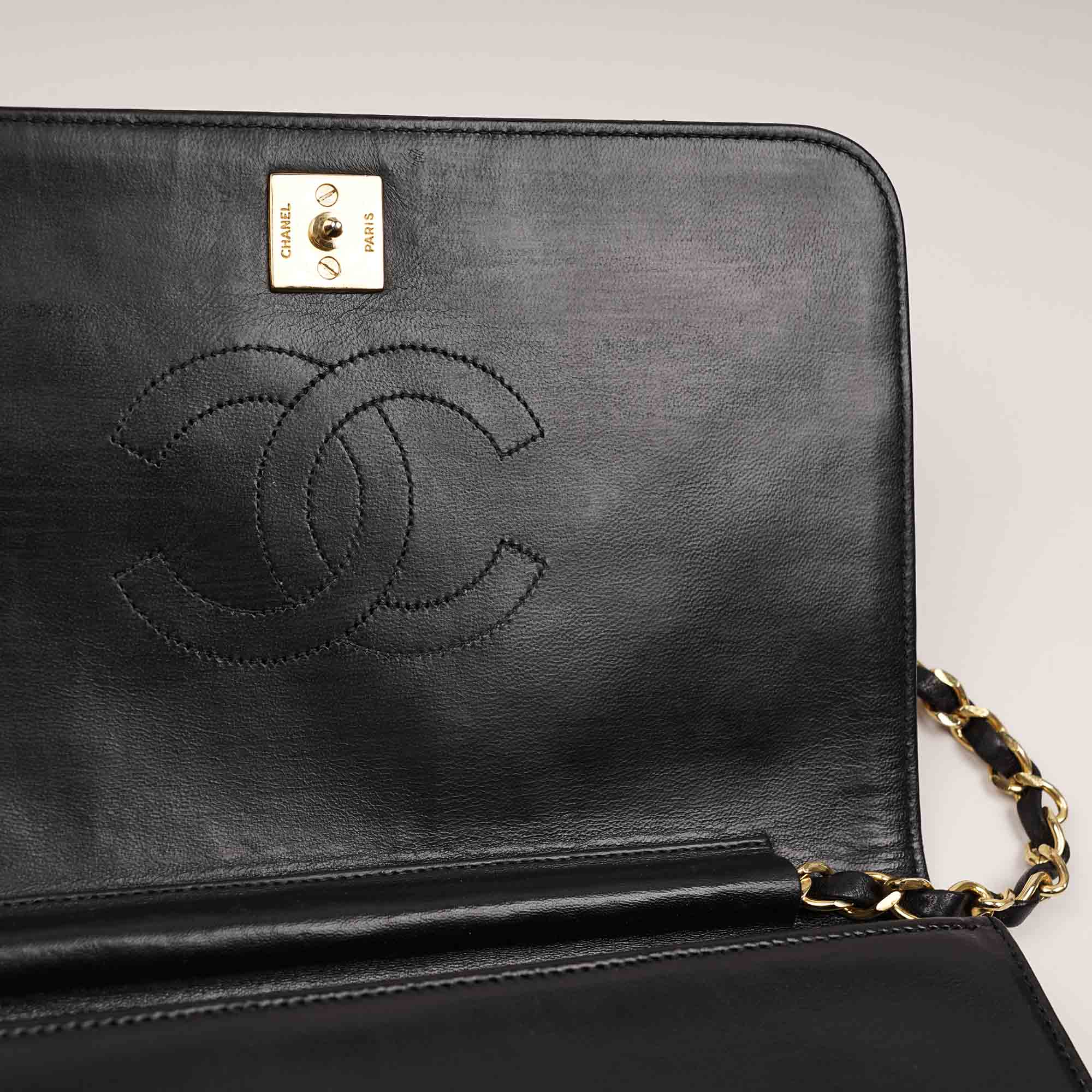 Chanel Vintage Full Flap Black Quilted Lambskin - CHANEL - Affordable Luxury image