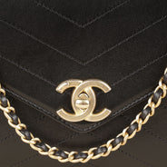 Chevron Envelope Flap Bag - CHANEL - Affordable Luxury thumbnail image