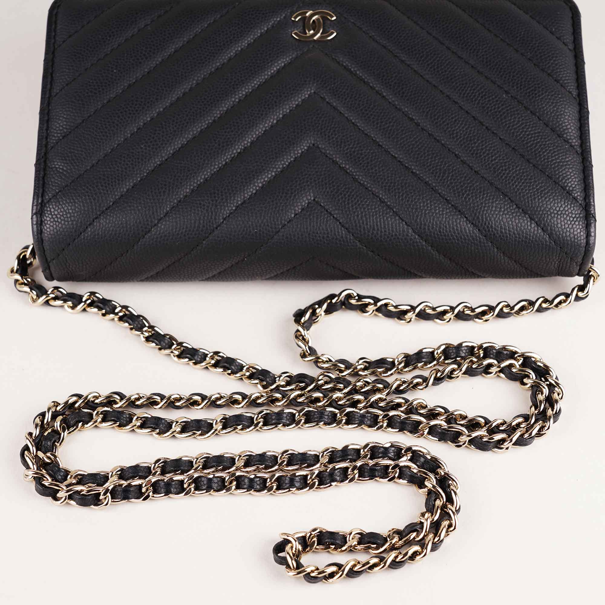 Chevron Wallet on Chain - CHANEL - Affordable Luxury image