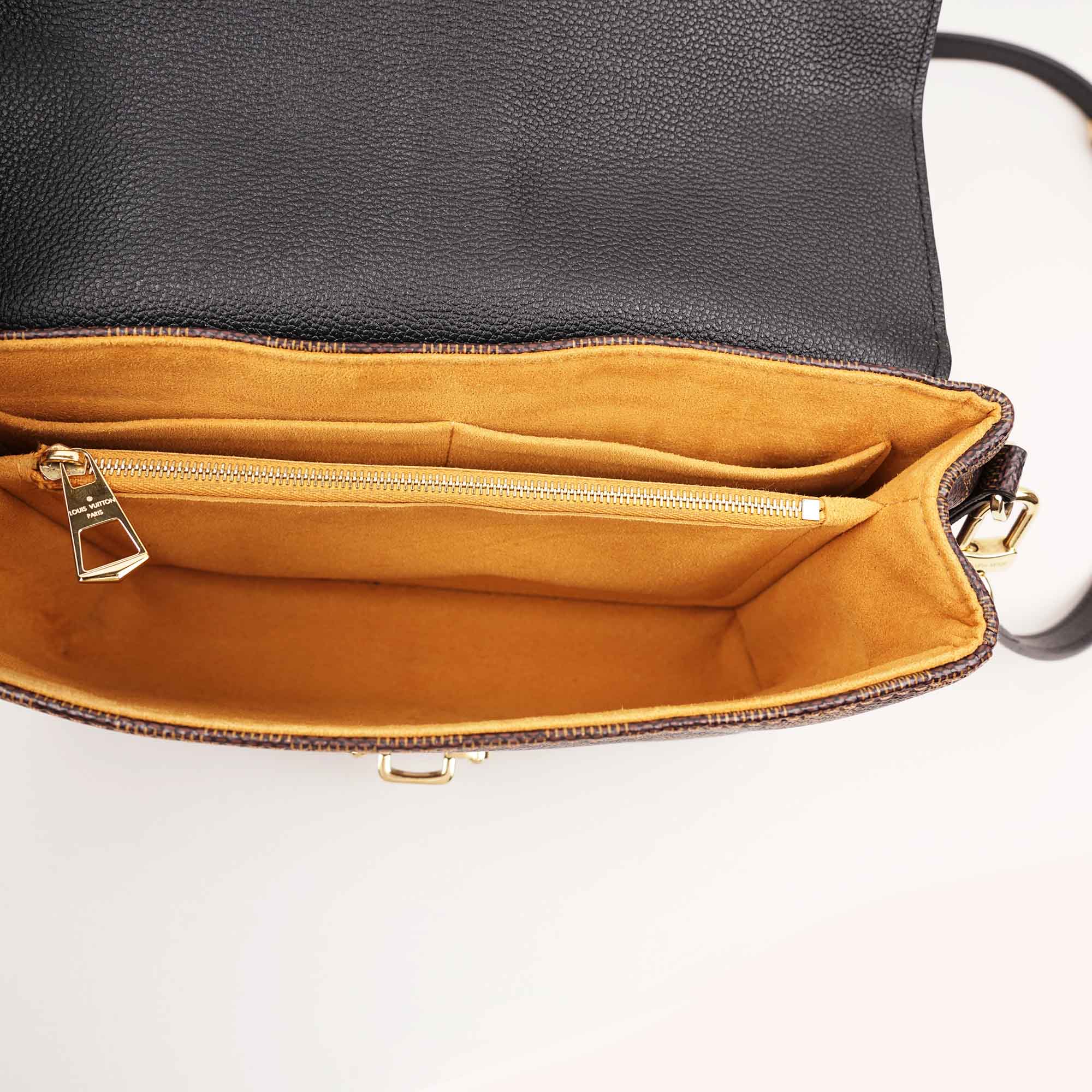 Clapton Shoulder Bag - LOUIS VUITTON - Affordable Luxury image