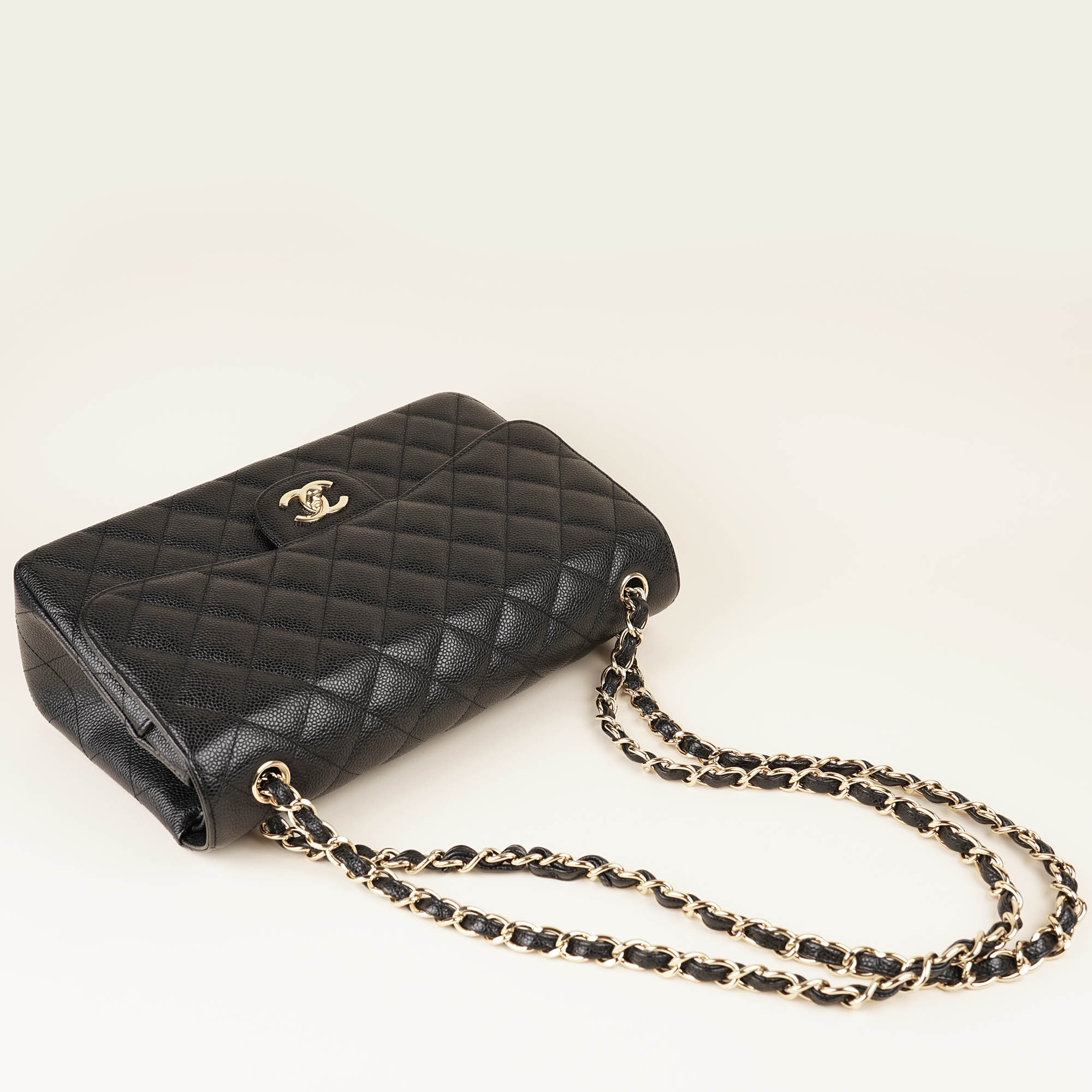 Classic Jumbo Double Flap - CHANEL - Affordable Luxury image