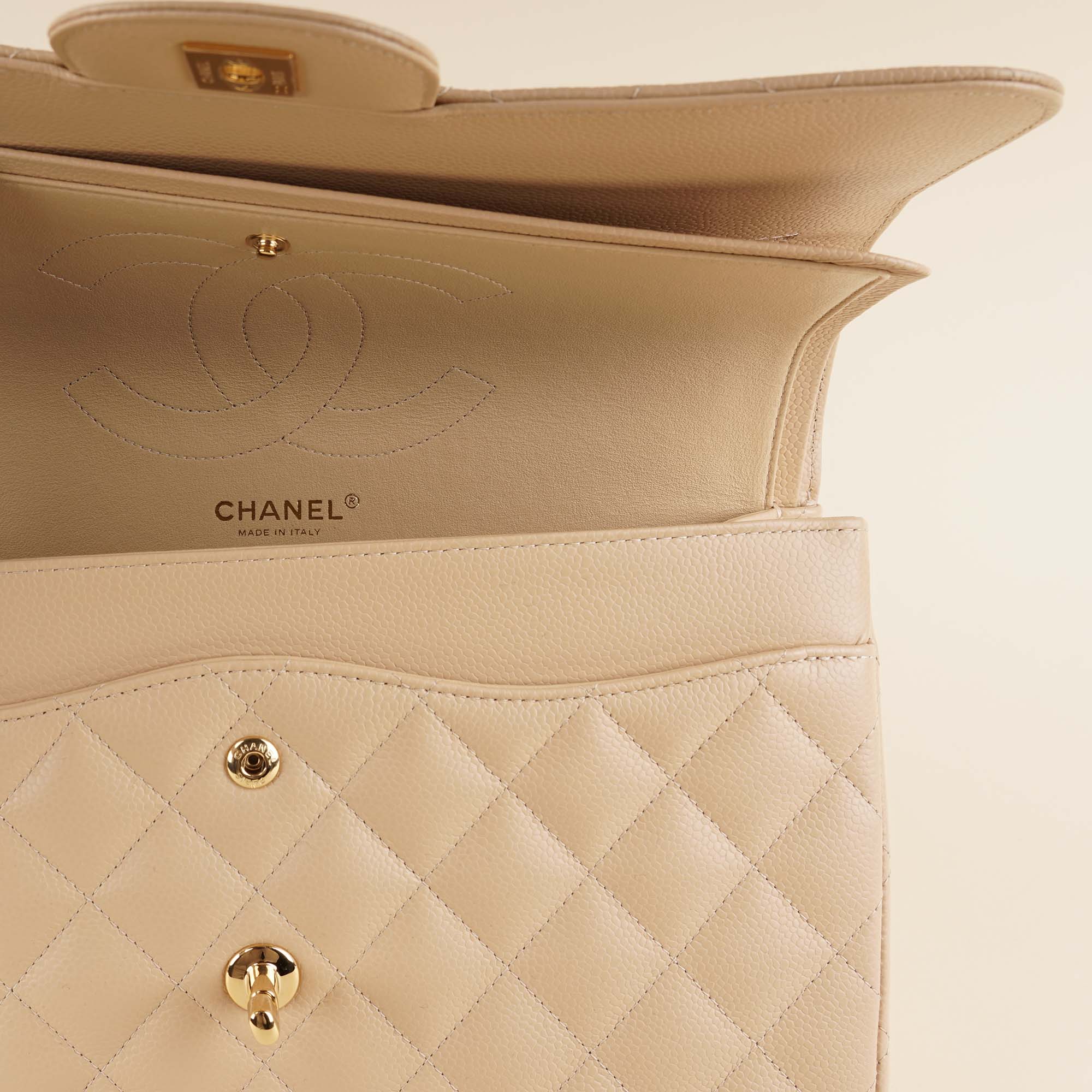 Classic Jumbo Double Flap - CHANEL - Affordable Luxury image