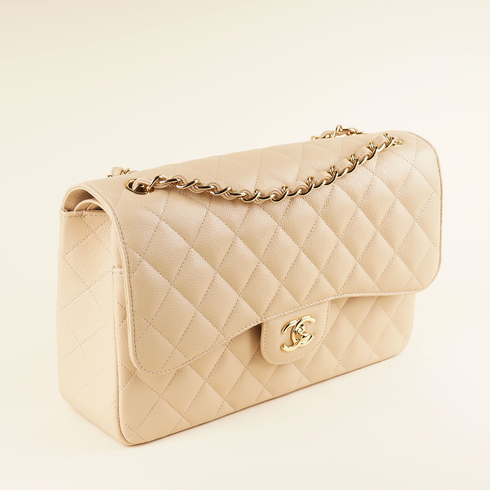 Classic Jumbo Double Flap - CHANEL - Affordable Luxury image