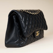 Classic Jumbo Double Flap Bag - CHANEL - Affordable Luxury thumbnail image