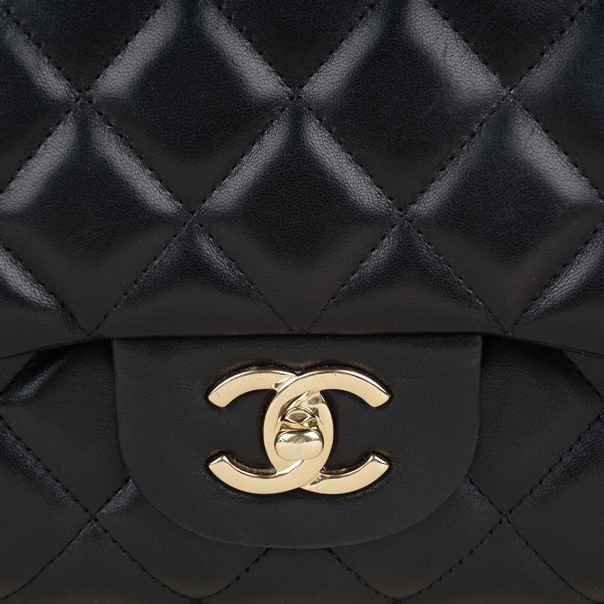 Classic Jumbo Double Flap Bag - CHANEL - Affordable Luxury image