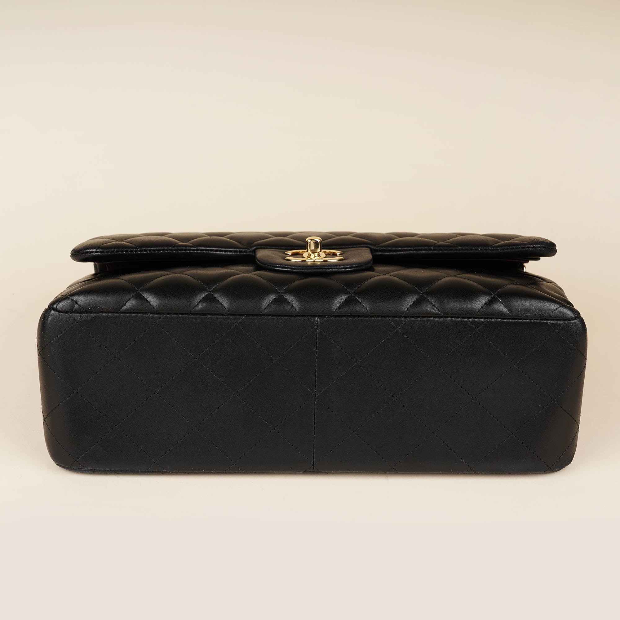 Classic Jumbo Double Flap Bag - CHANEL - Affordable Luxury image