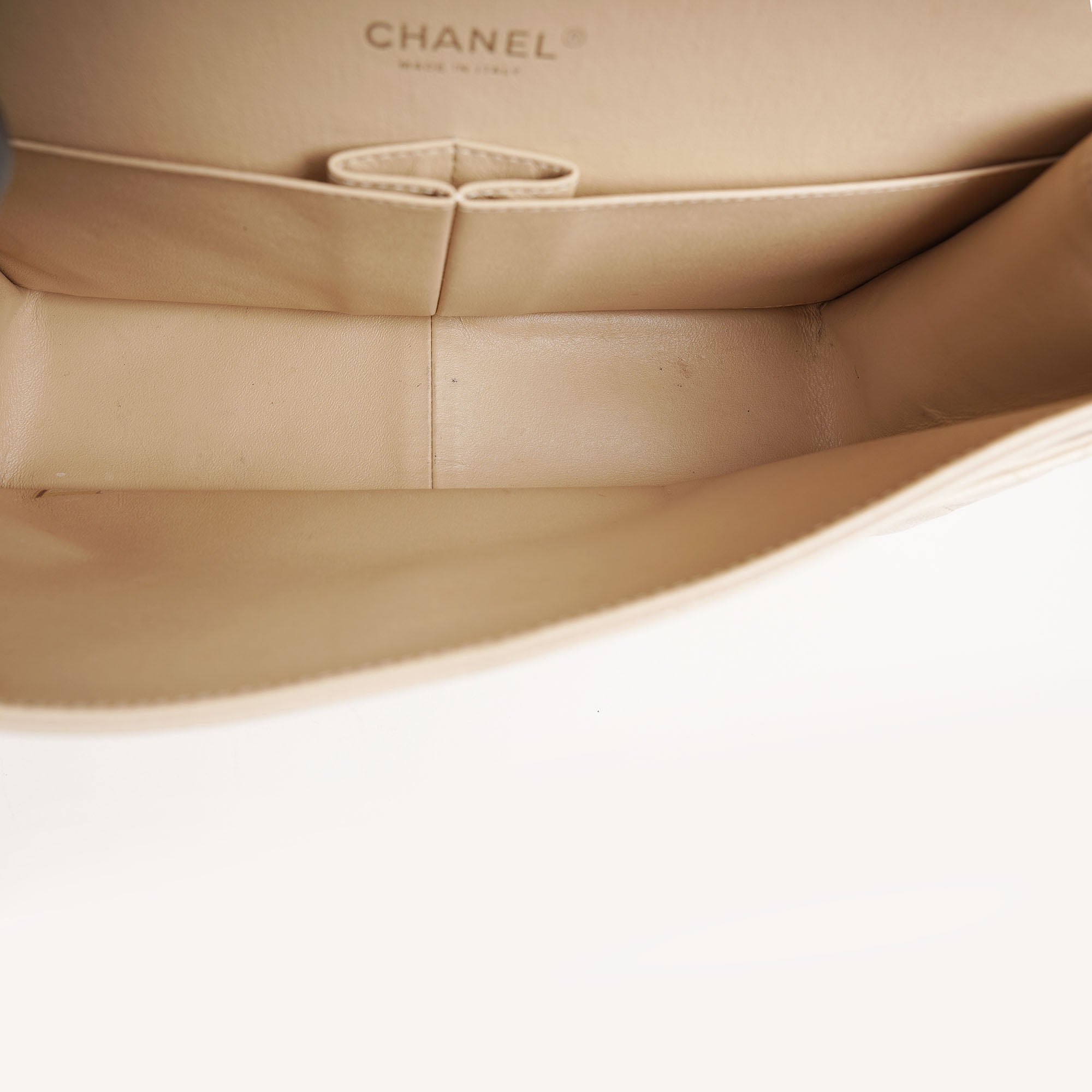 Classic Large/Jumbo Double Flap - CHANEL - Affordable Luxury image