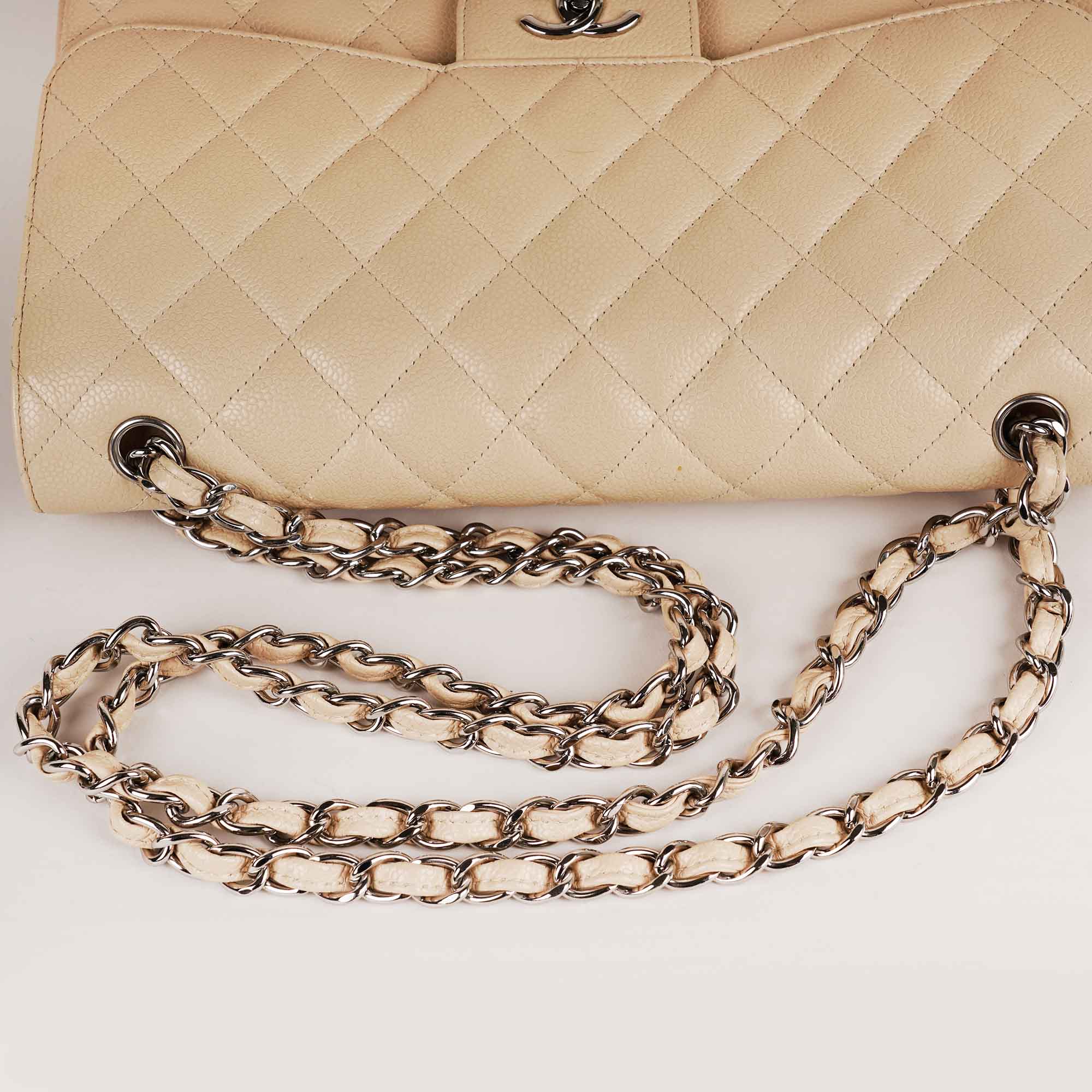 Classic Large/Jumbo Double Flap - CHANEL - Affordable Luxury image