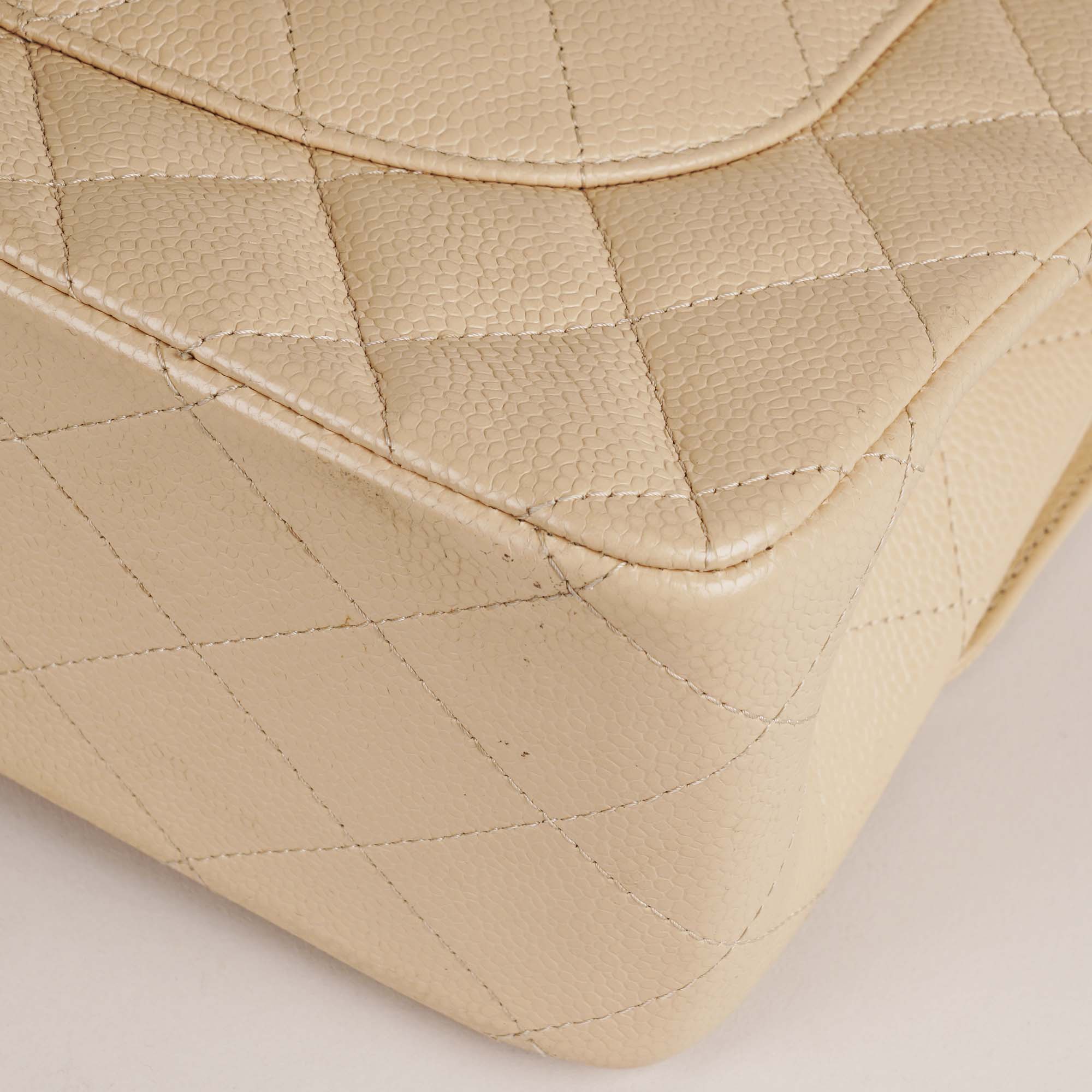 Classic Large/Jumbo Double Flap - CHANEL - Affordable Luxury image