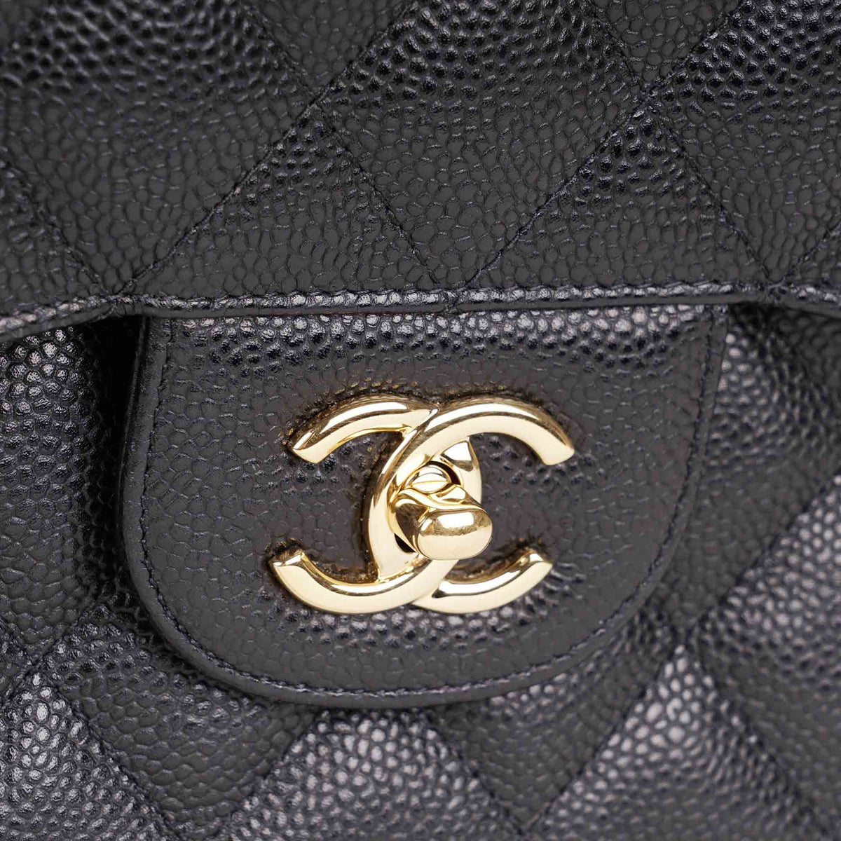Classic Large/Jumbo Double Flap Bag - CHANEL - Affordable Luxury image