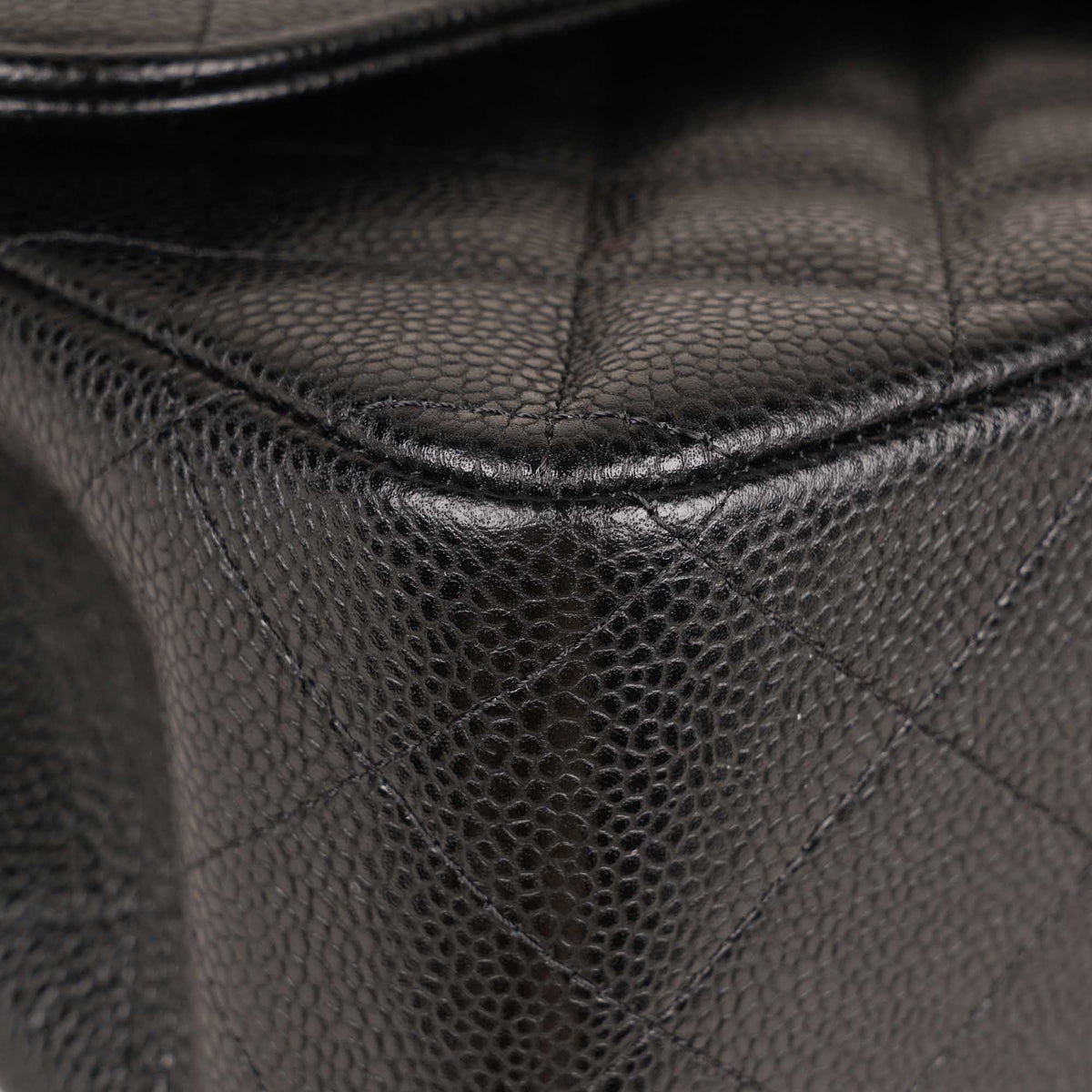Classic Large/Jumbo Double Flap Bag - CHANEL - Affordable Luxury image