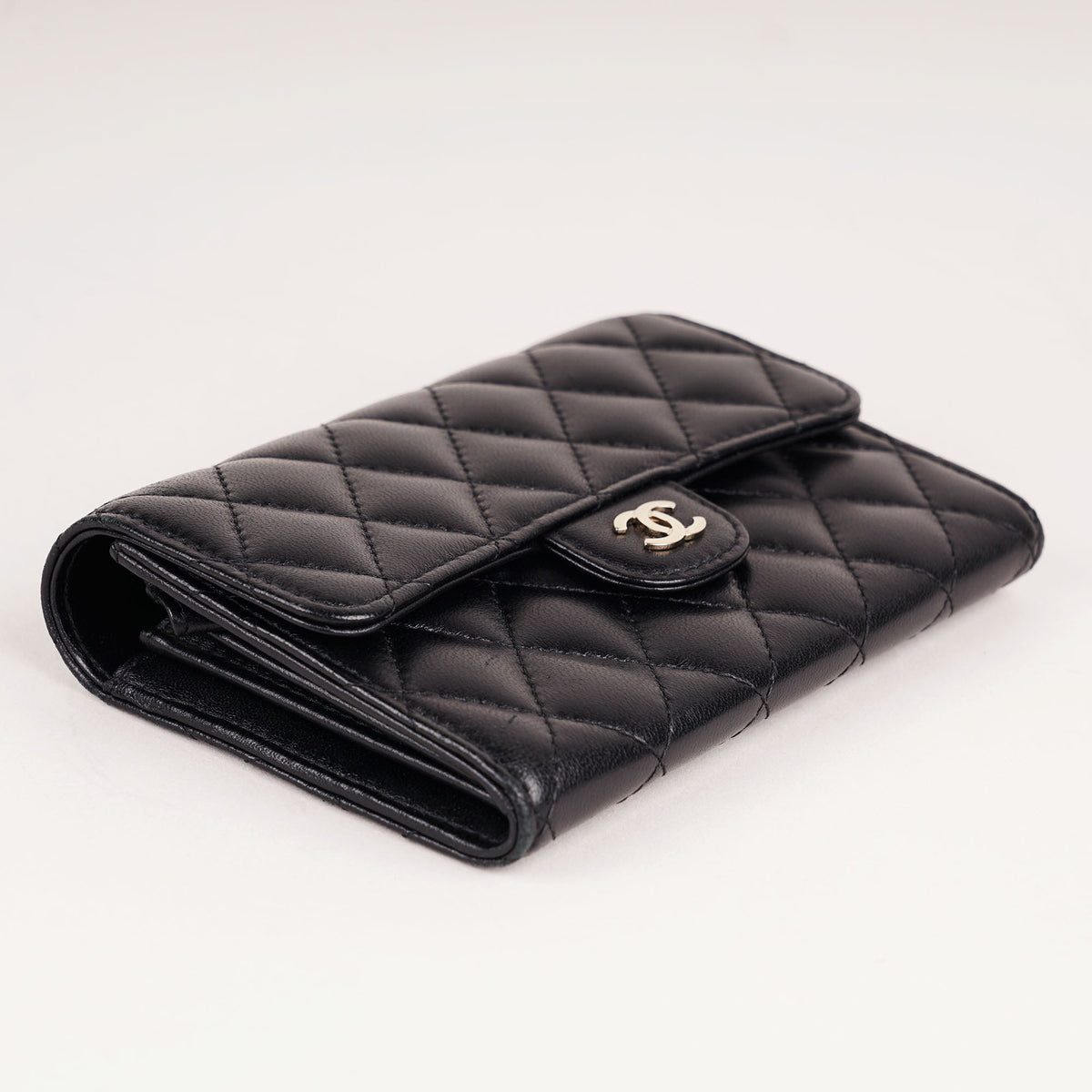 Classic M-Medium Flap Wallet - CHANEL - Affordable Luxury image
