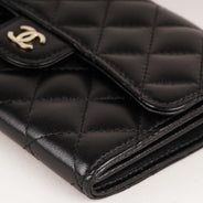Classic M-Medium Flap Wallet - CHANEL - Affordable Luxury thumbnail image