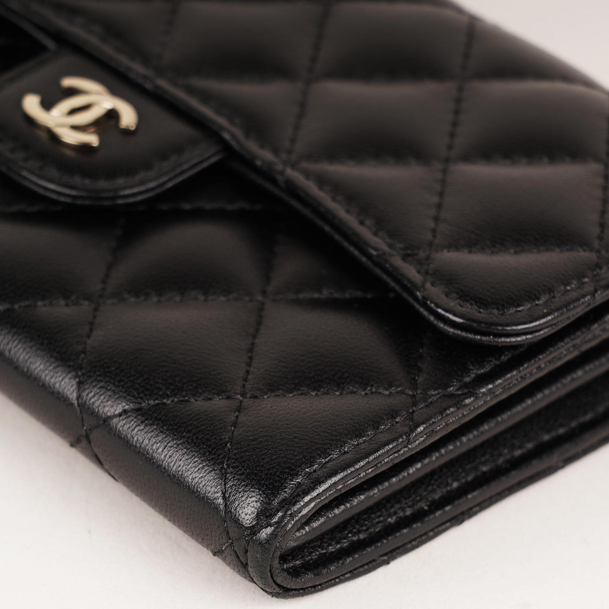 Classic M-Medium Flap Wallet - CHANEL - Affordable Luxury image