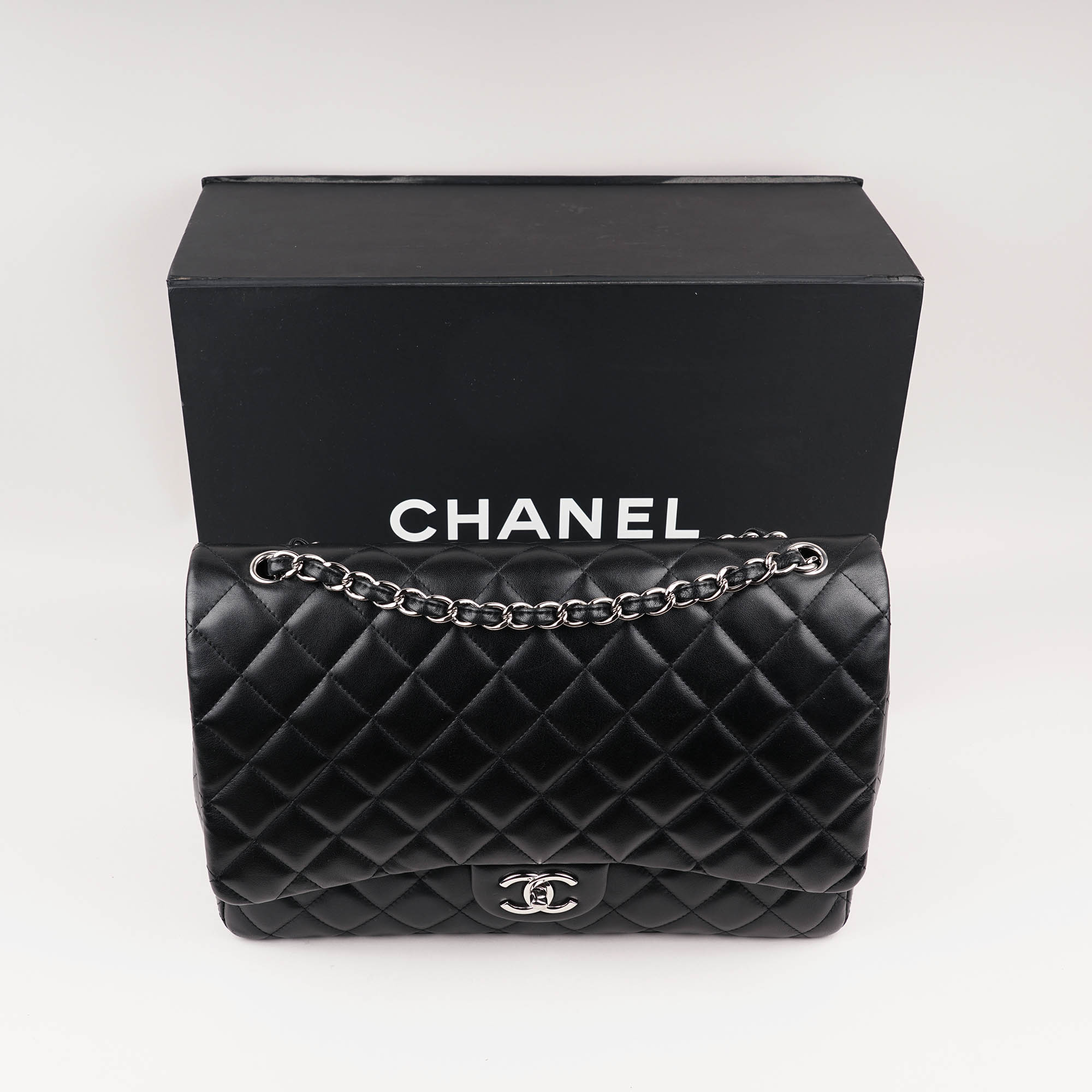 Classic Maxi Double Flap Bag - CHANEL - Affordable Luxury image