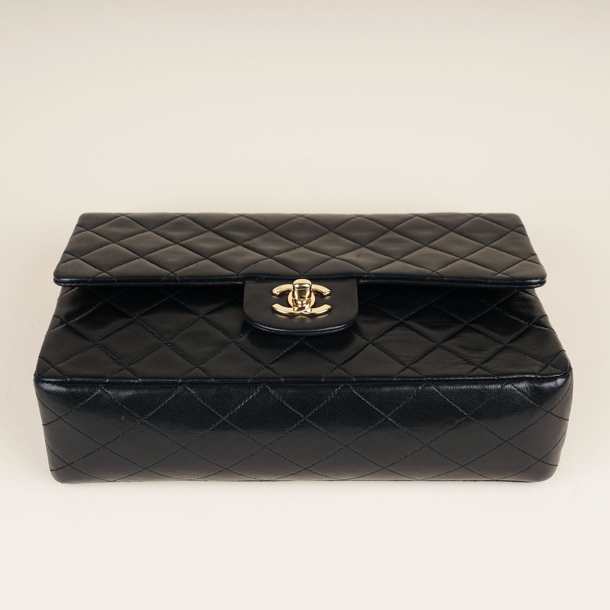 Classic Medium Double Flap - CHANEL - Affordable Luxury image