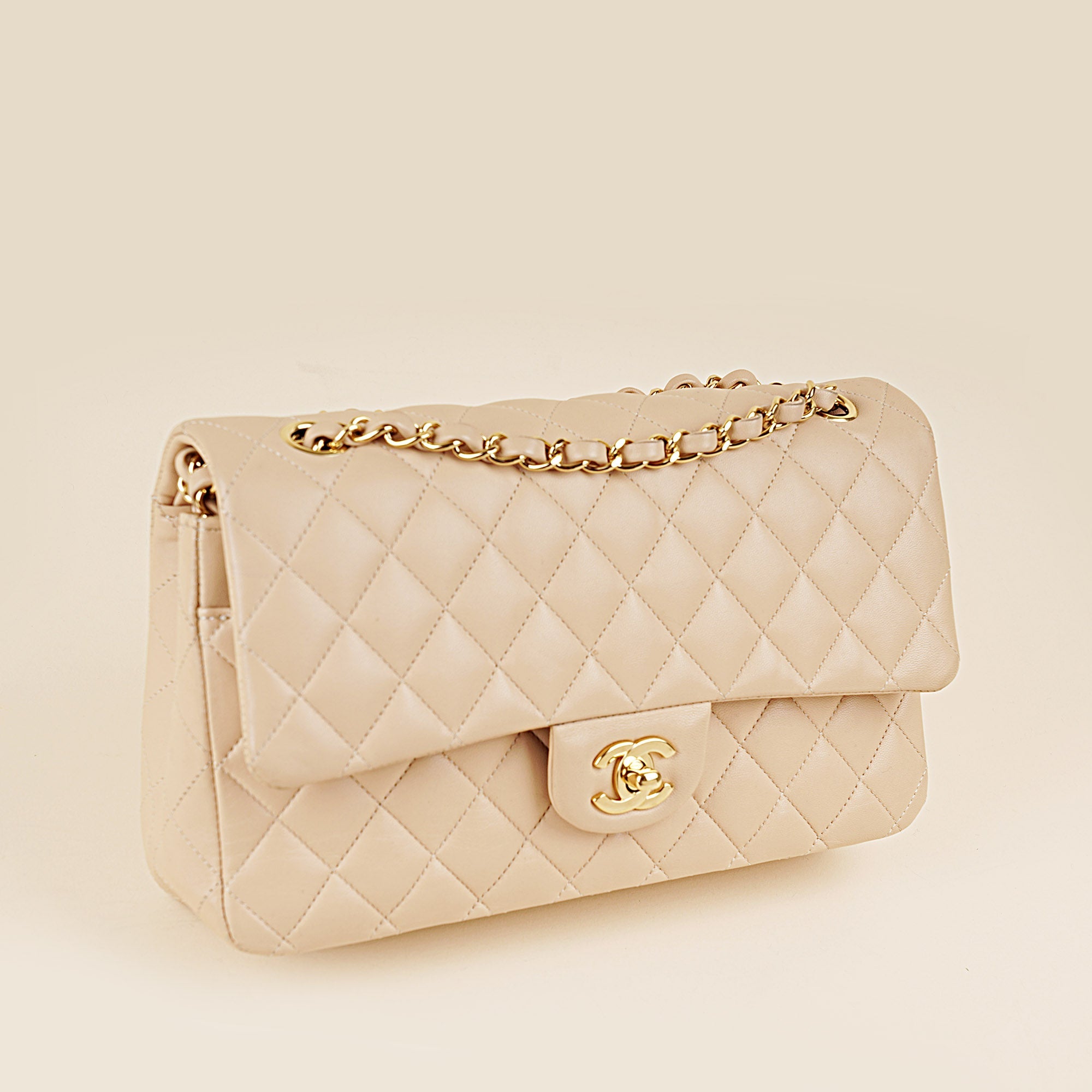 Classic Medium Double Flap - CHANEL - Affordable Luxury image