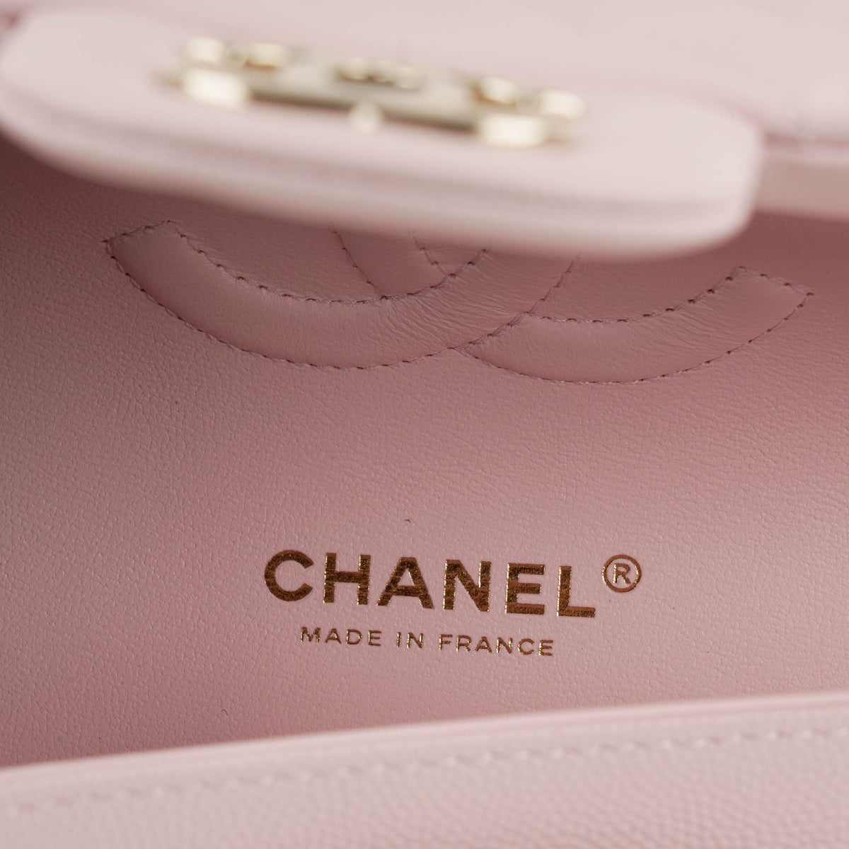 Classic Medium Double Flap Bag Powder Pink 2022 - CHANEL - Affordable Luxury image