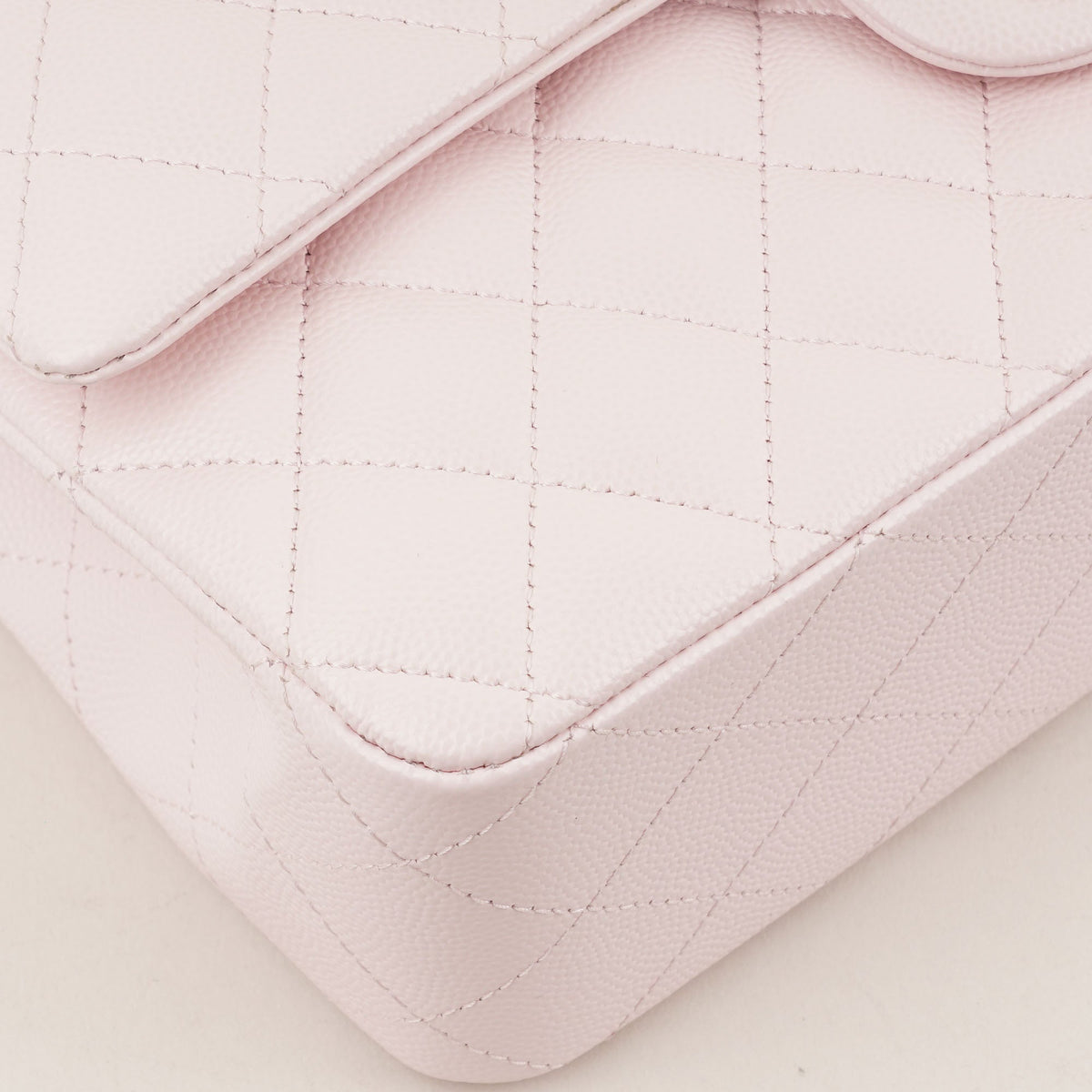 Classic Medium Double Flap Light Pink 2022 - CHANEL - Affordable Luxury image