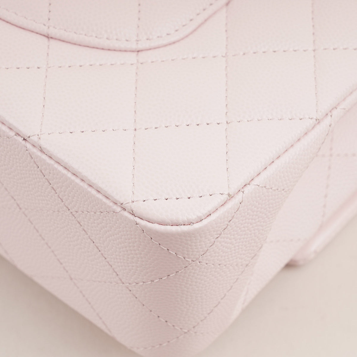 Classic Medium Double Flap Light Pink 2022 - CHANEL - Affordable Luxury image