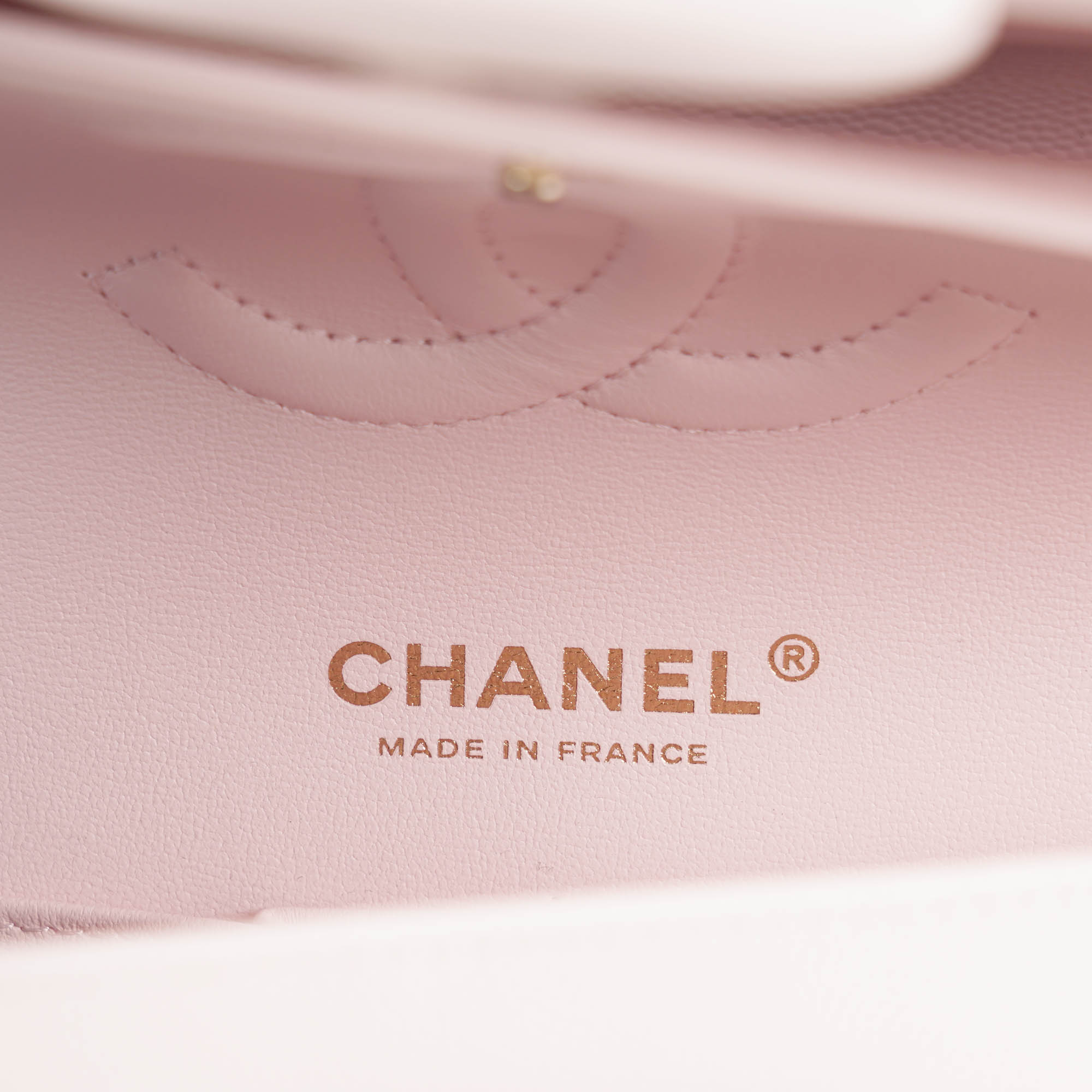 Classic Medium Double Flap Light Pink 2022 - CHANEL - Affordable Luxury image