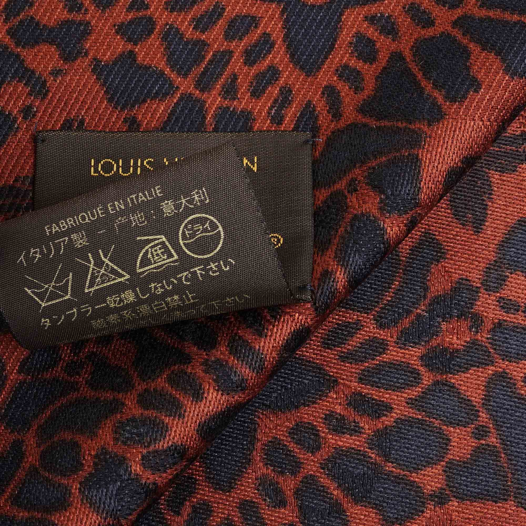 Classic Monogram Shawl - LOUIS VUITTON - Affordable Luxury image