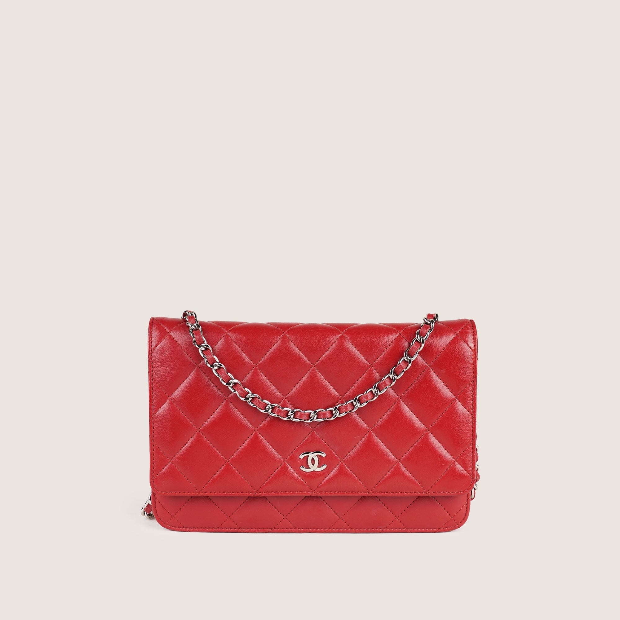 Classic Wallet on Chain - CHANEL - Affordable Luxury
