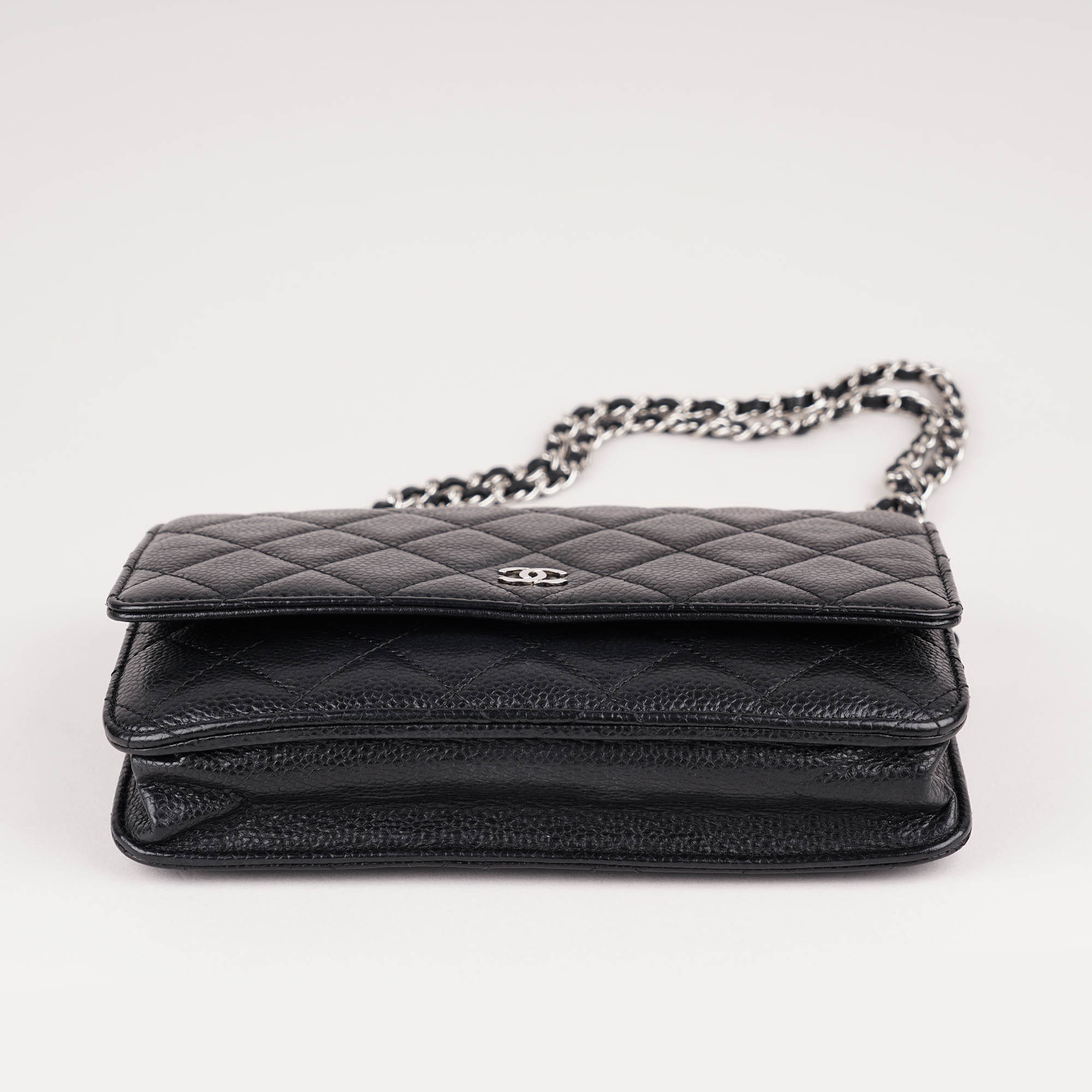 Classic Wallet on Chain - CHANEL - Affordable Luxury image