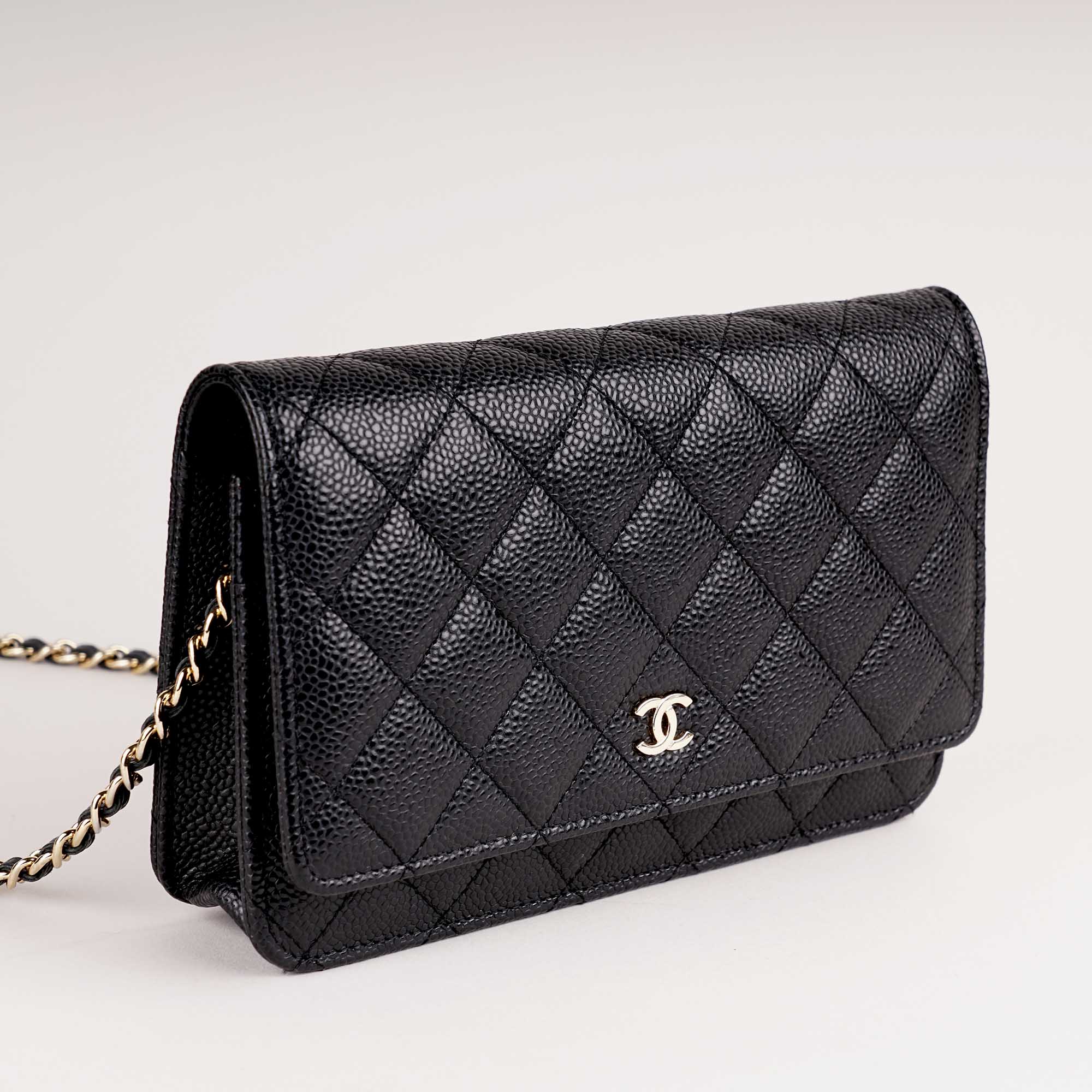 Classic Wallet On Chain - CHANEL - Affordable Luxury image