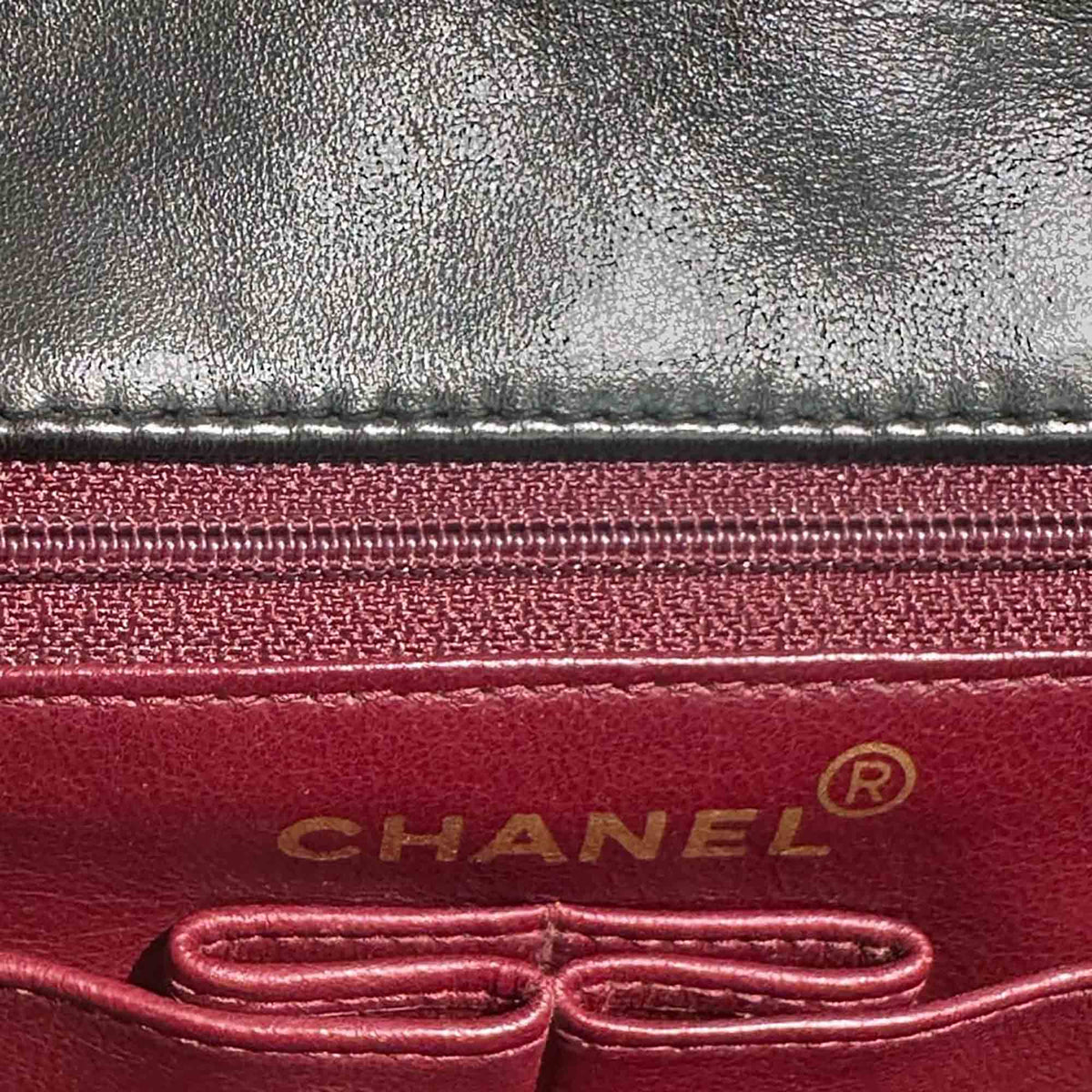Classic Wallet on Chain - CHANEL - Affordable Luxury image