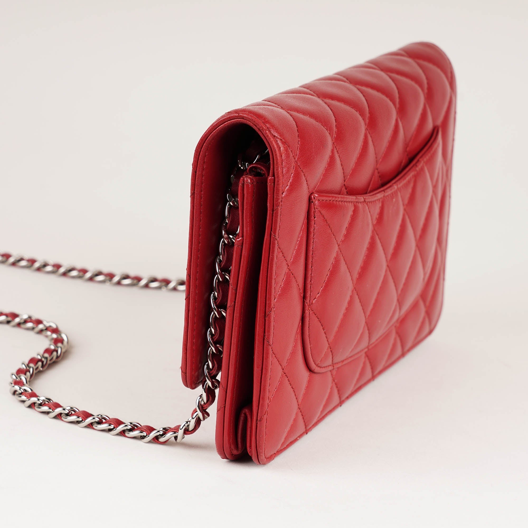 Classic Wallet on Chain - CHANEL - Affordable Luxury image