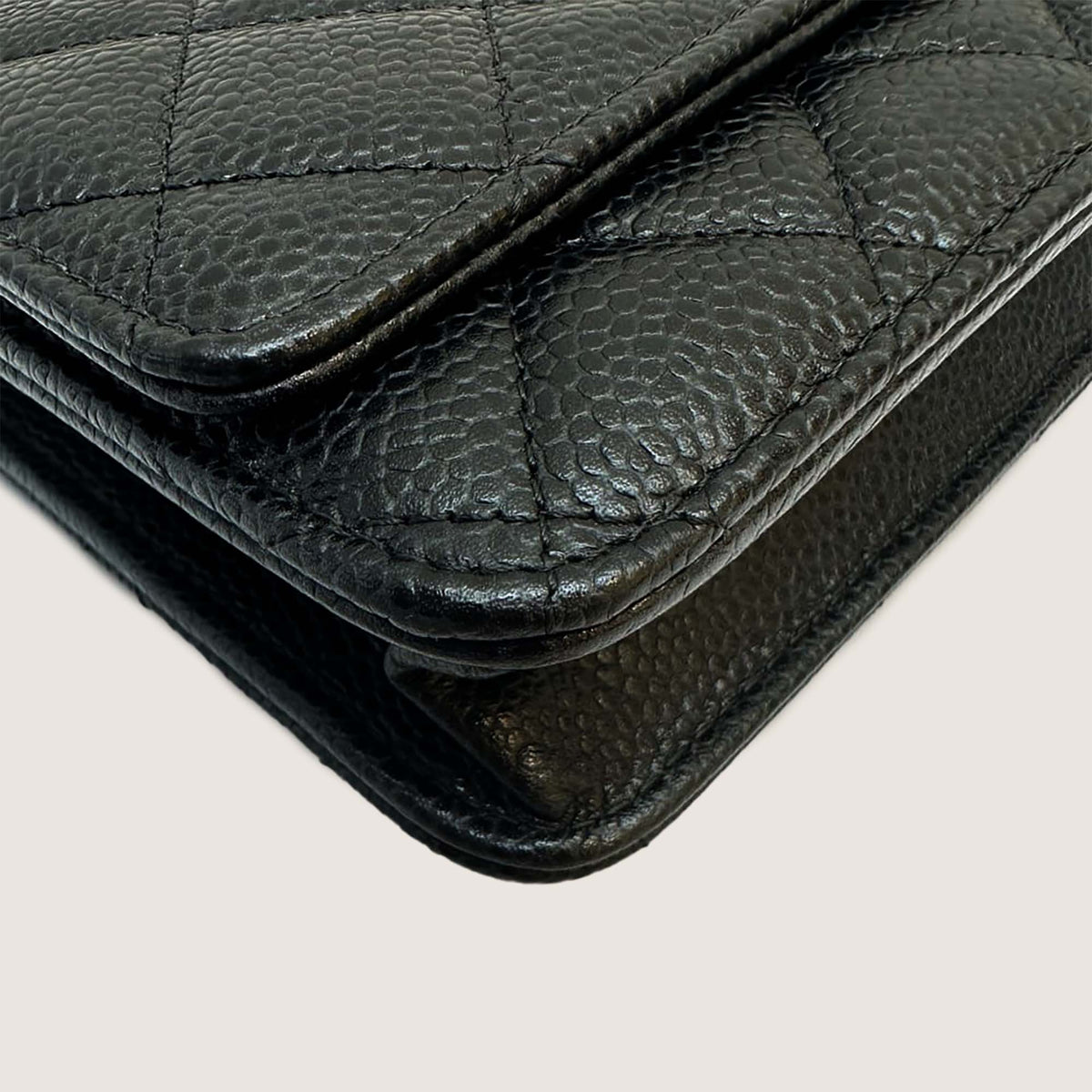 Classic Wallet on Chain - CHANEL - Affordable Luxury image