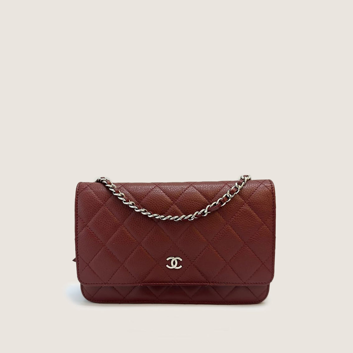 Classic Wallet on Chain - CHANEL - Affordable Luxury