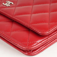 Classic Wallet on Chain - CHANEL - Affordable Luxury thumbnail image