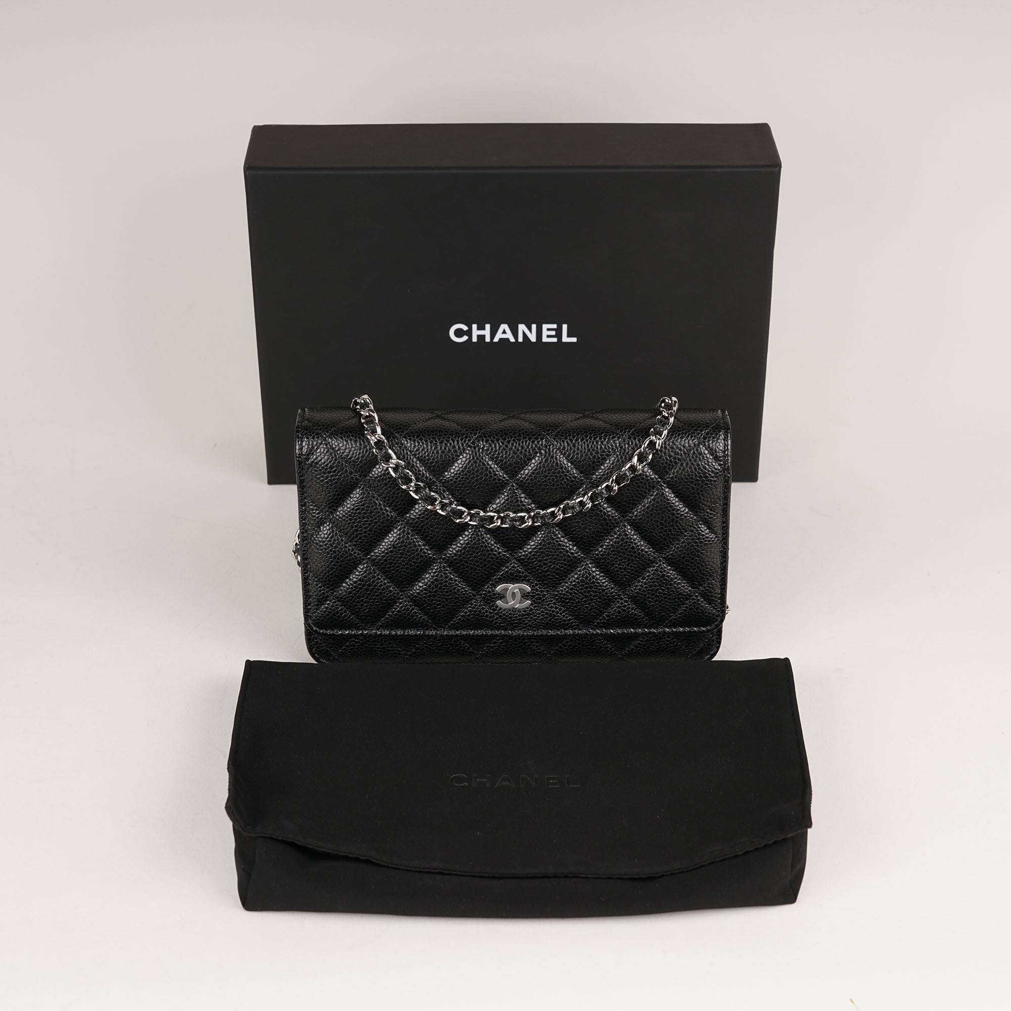 Classic Wallet on Chain - CHANEL - Affordable Luxury image