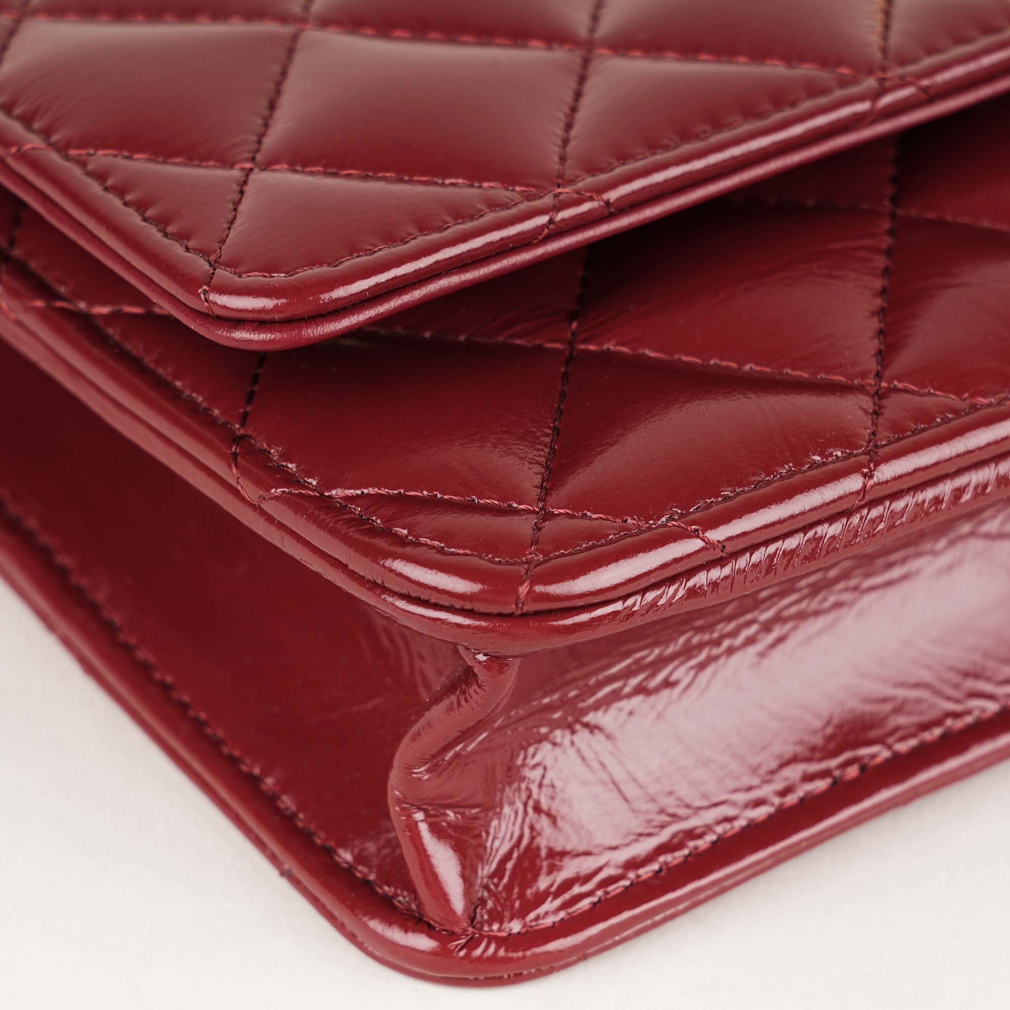 Classic Wallet on Chain - CHANEL - Affordable Luxury image