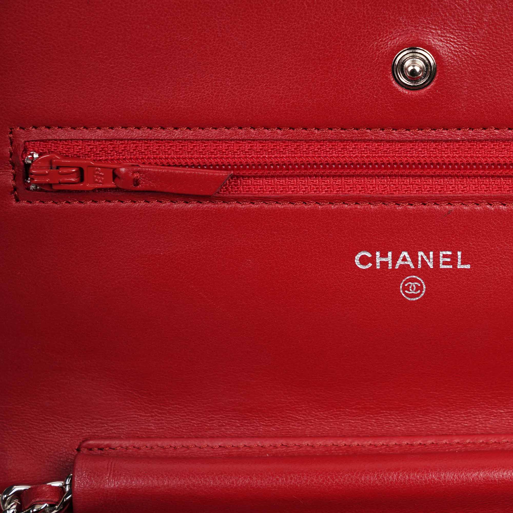 Classic Wallet on Chain - CHANEL - Affordable Luxury image