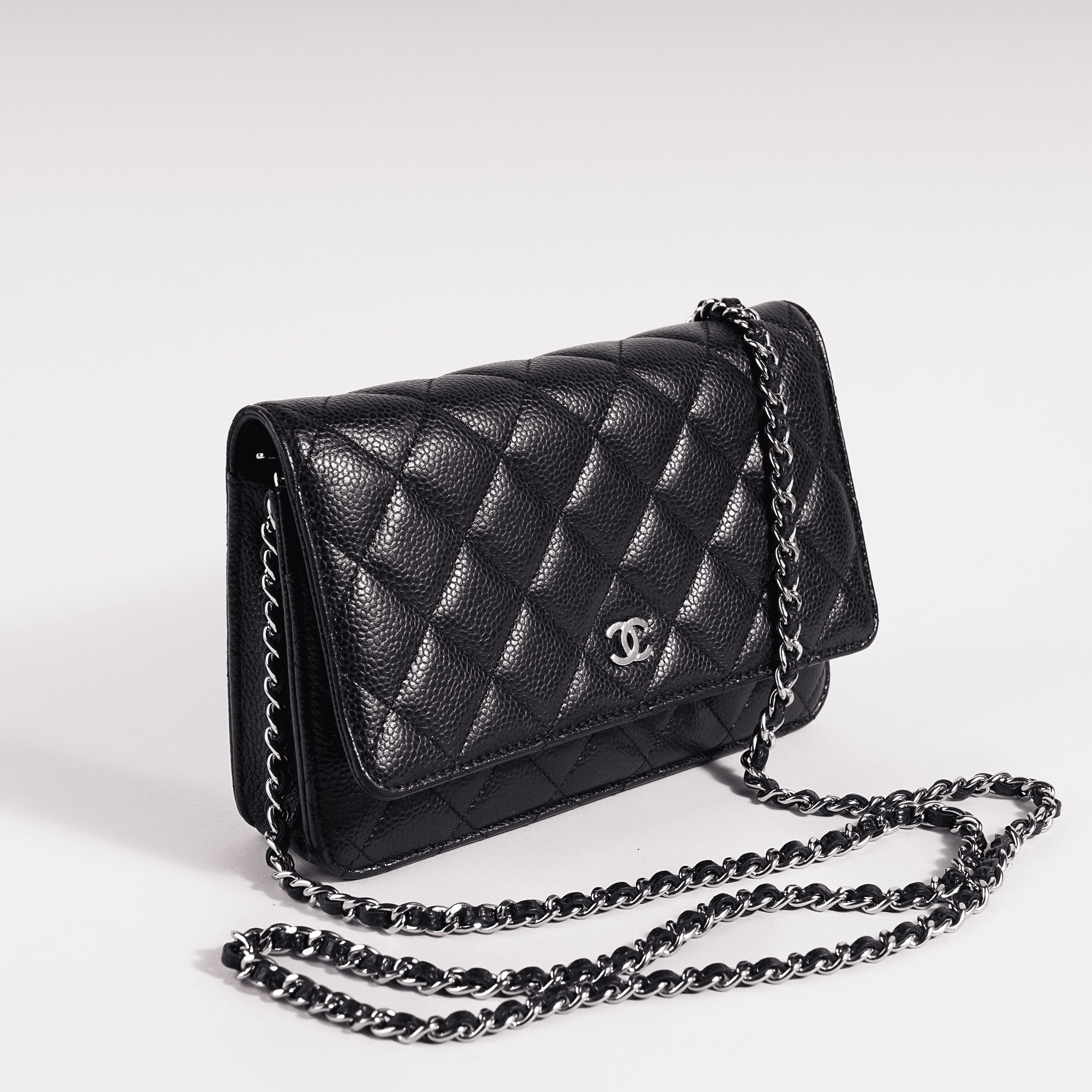 Classic Wallet on Chain - CHANEL - Affordable Luxury image