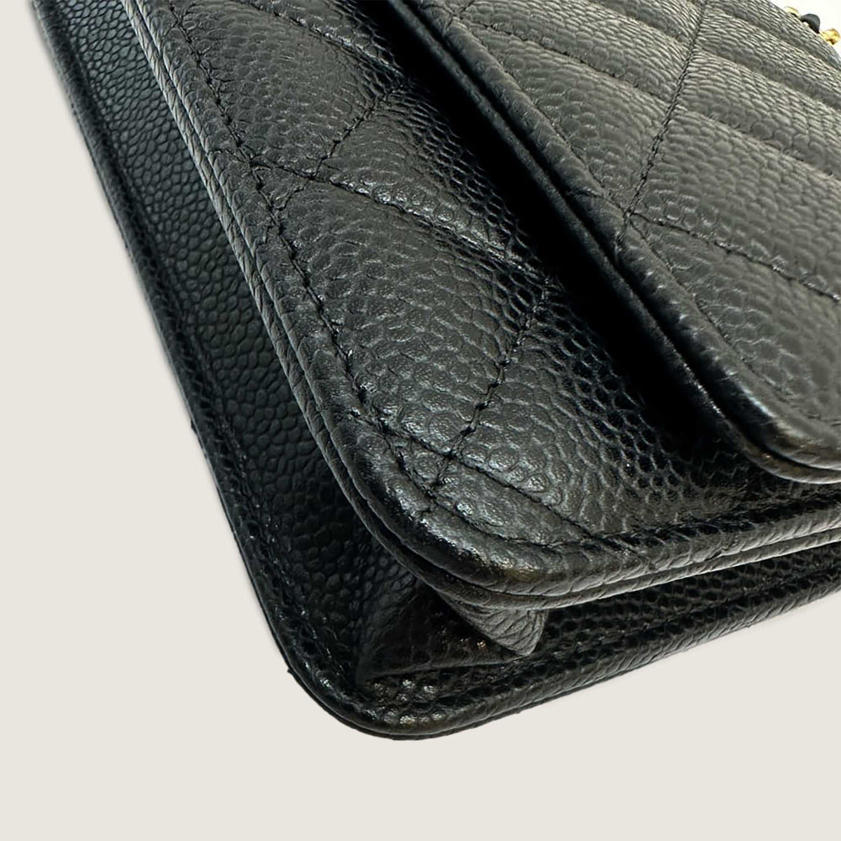 Classic Wallet on Chain - CHANEL - Affordable Luxury image