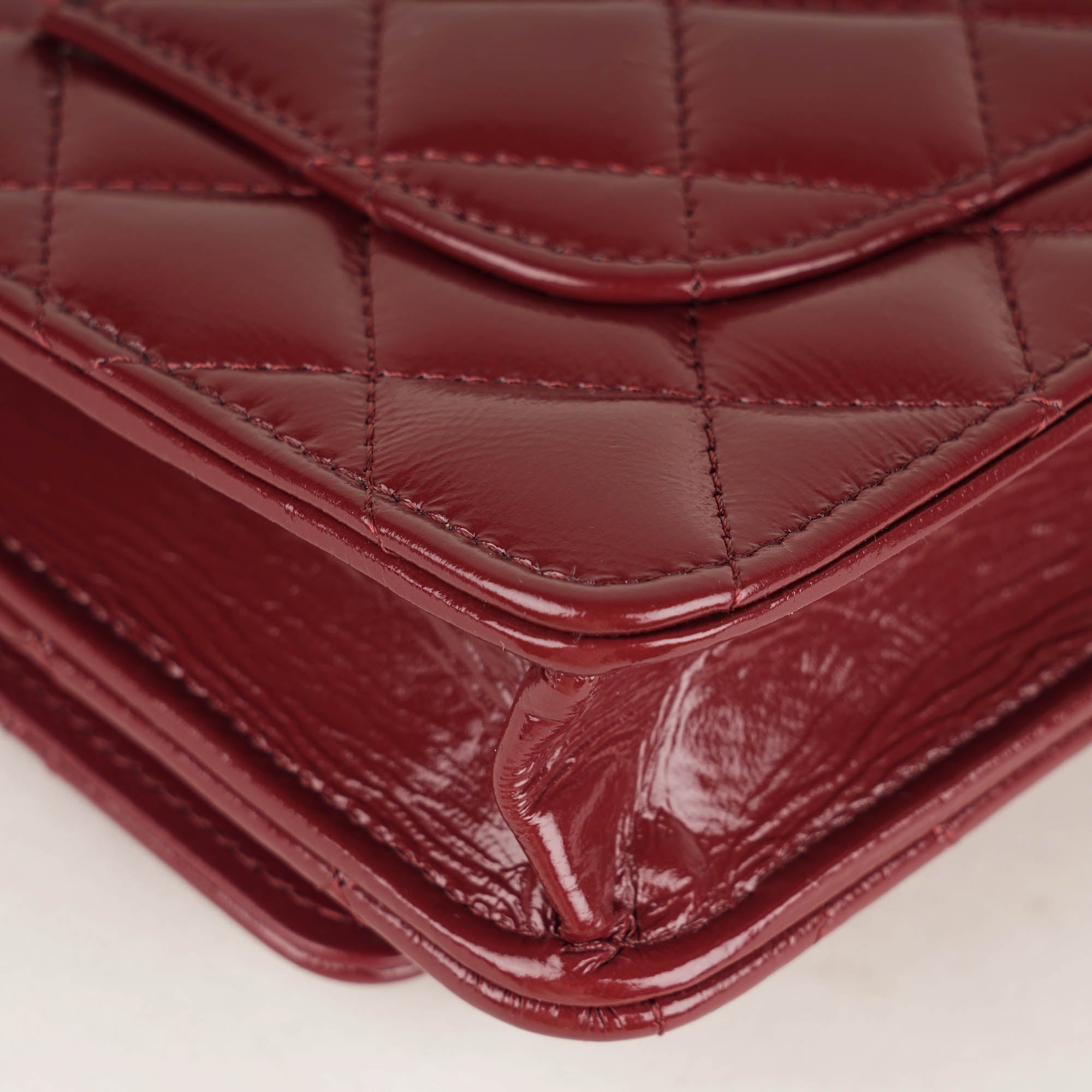 Classic Wallet on Chain - CHANEL - Affordable Luxury image