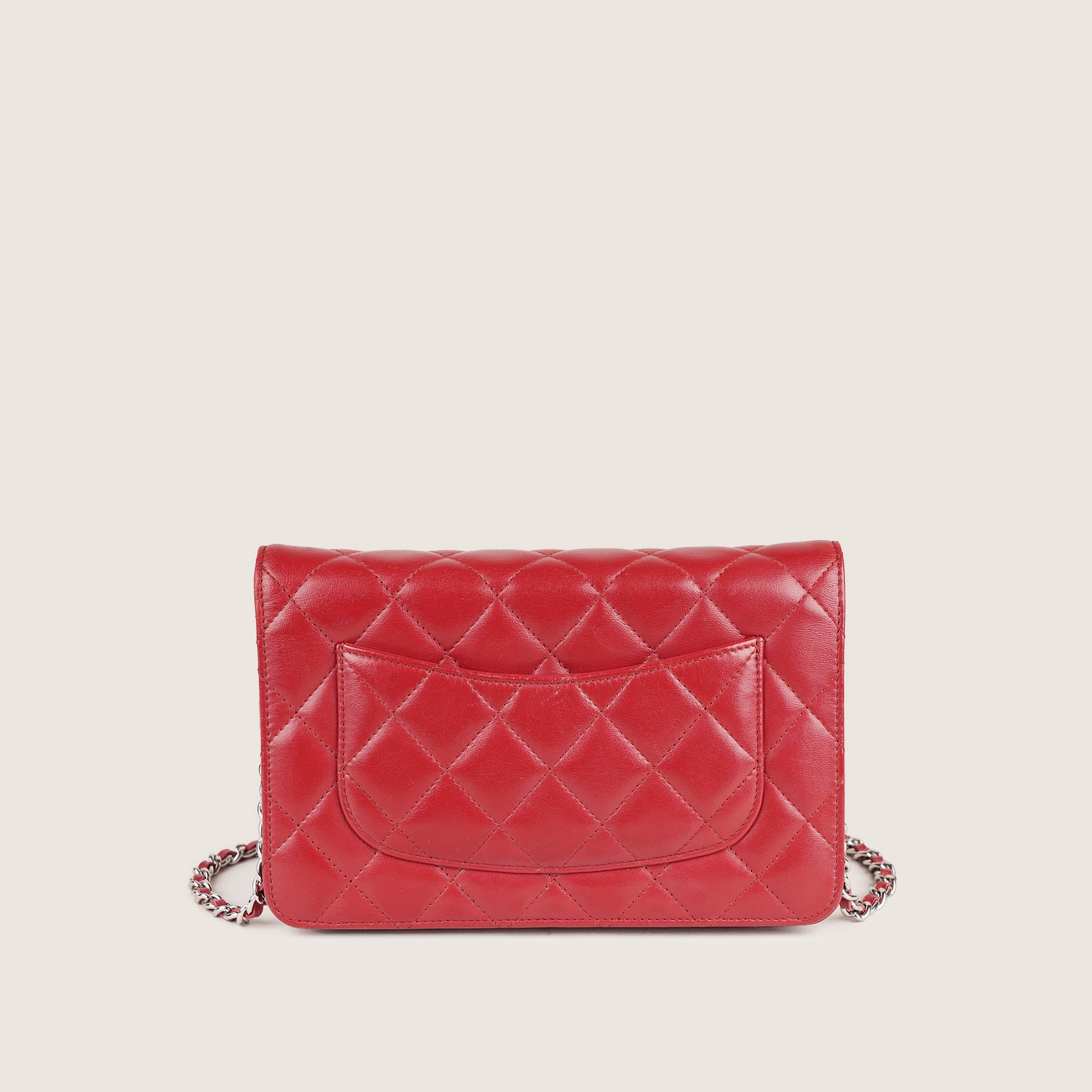 Classic Wallet on Chain - CHANEL - Affordable Luxury