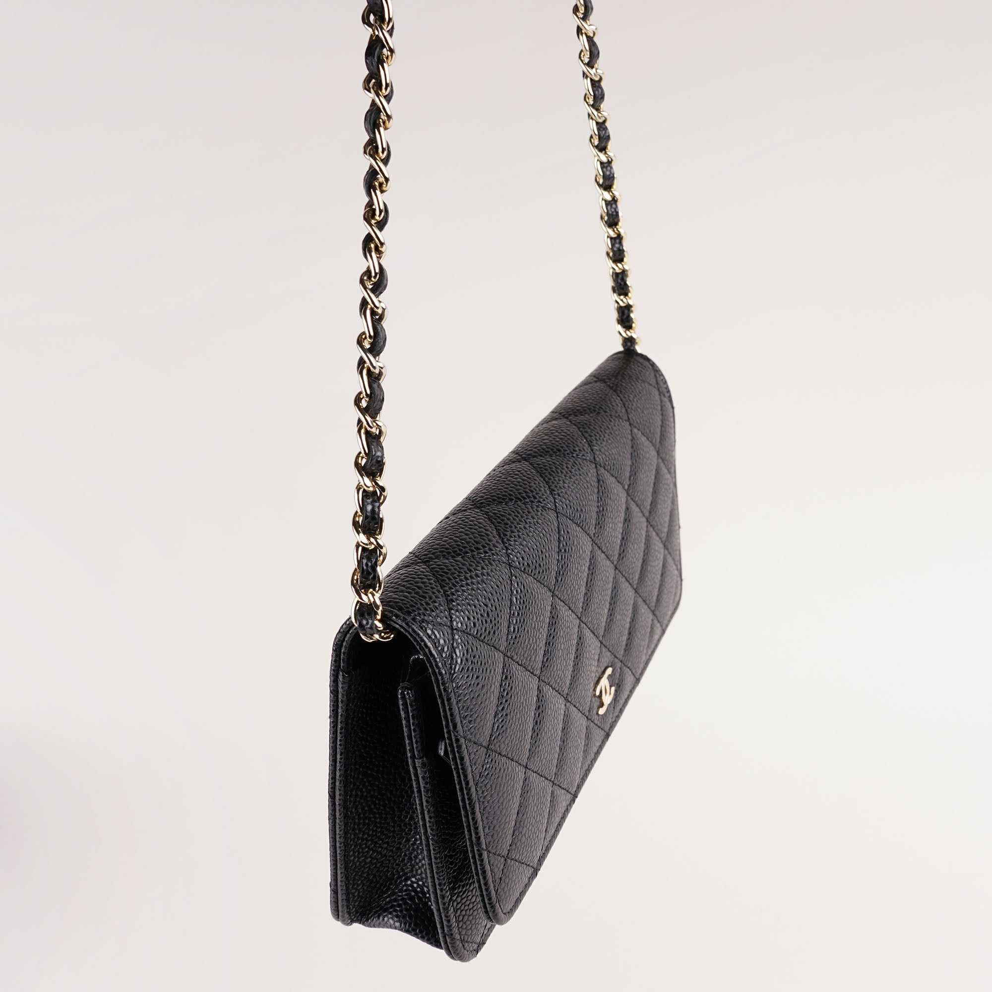 Classic Wallet On Chain - CHANEL - Affordable Luxury image