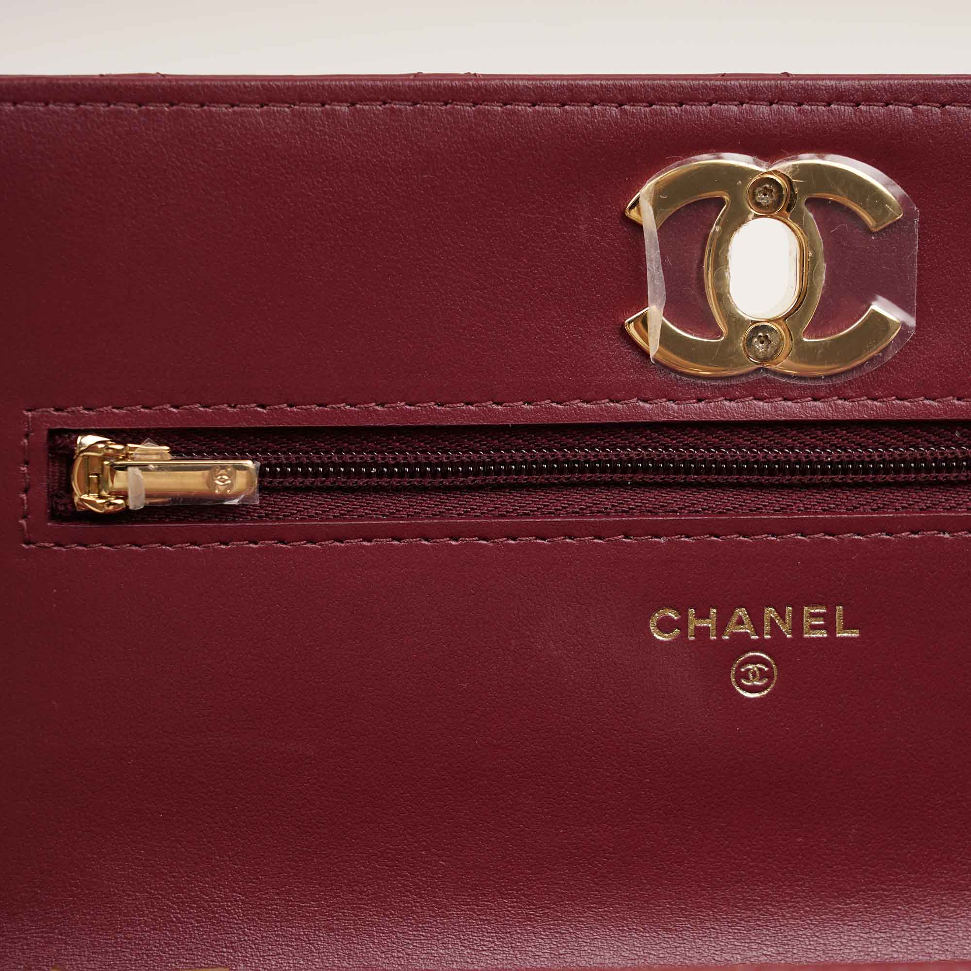 Classic Wallet on Chain - CHANEL - Affordable Luxury image