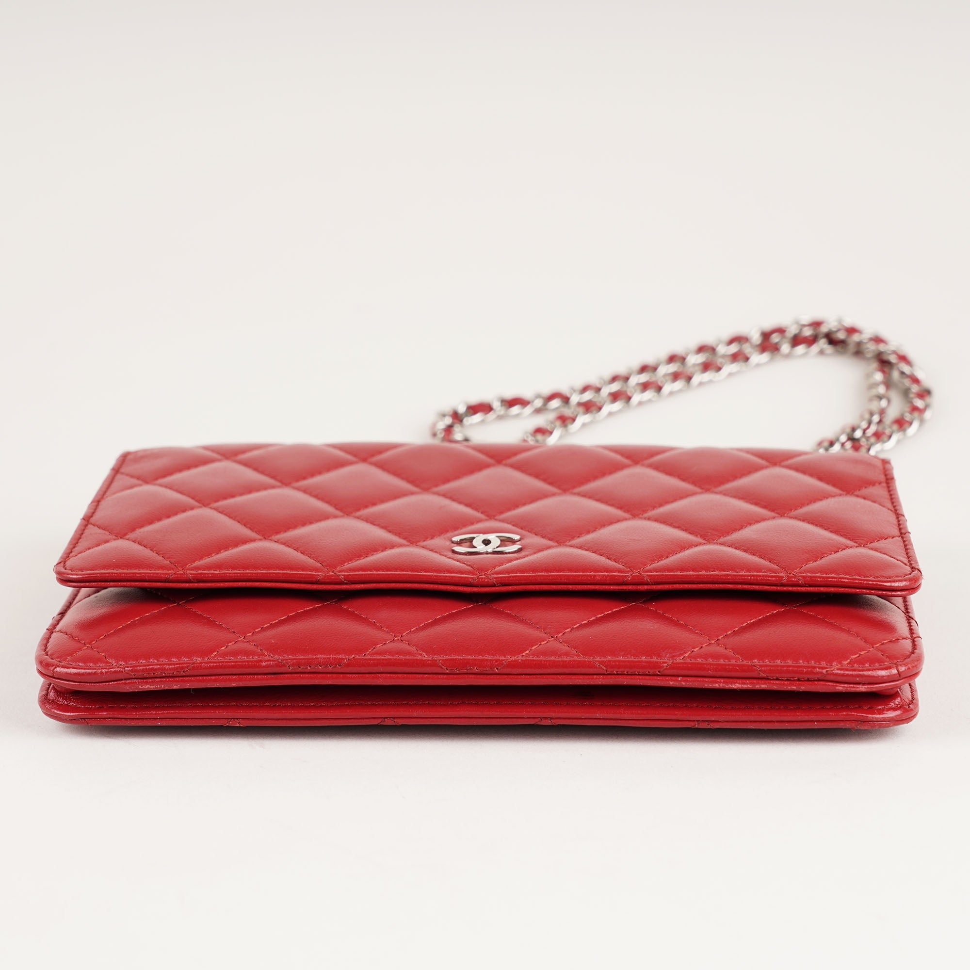 Classic Wallet on Chain - CHANEL - Affordable Luxury image