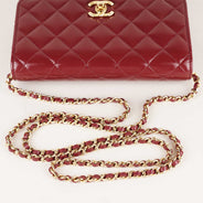 Classic Wallet on Chain - CHANEL - Affordable Luxury thumbnail image