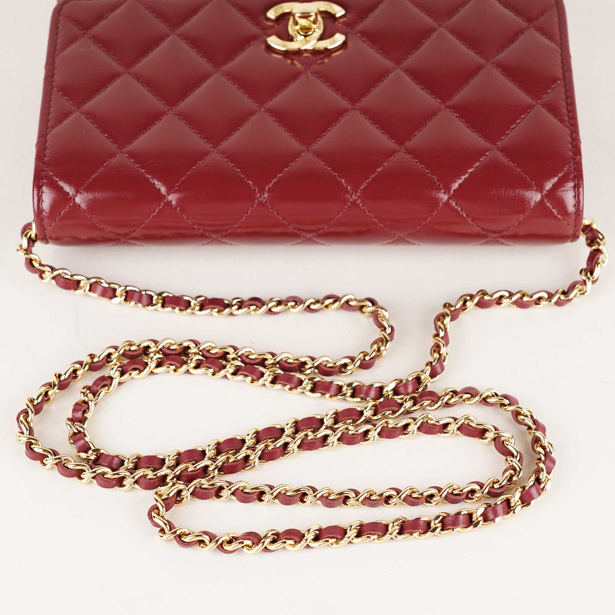 Classic Wallet on Chain - CHANEL - Affordable Luxury image