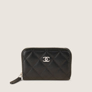 Classic Zipped Coin Purse - CHANEL - Affordable Luxury thumbnail image