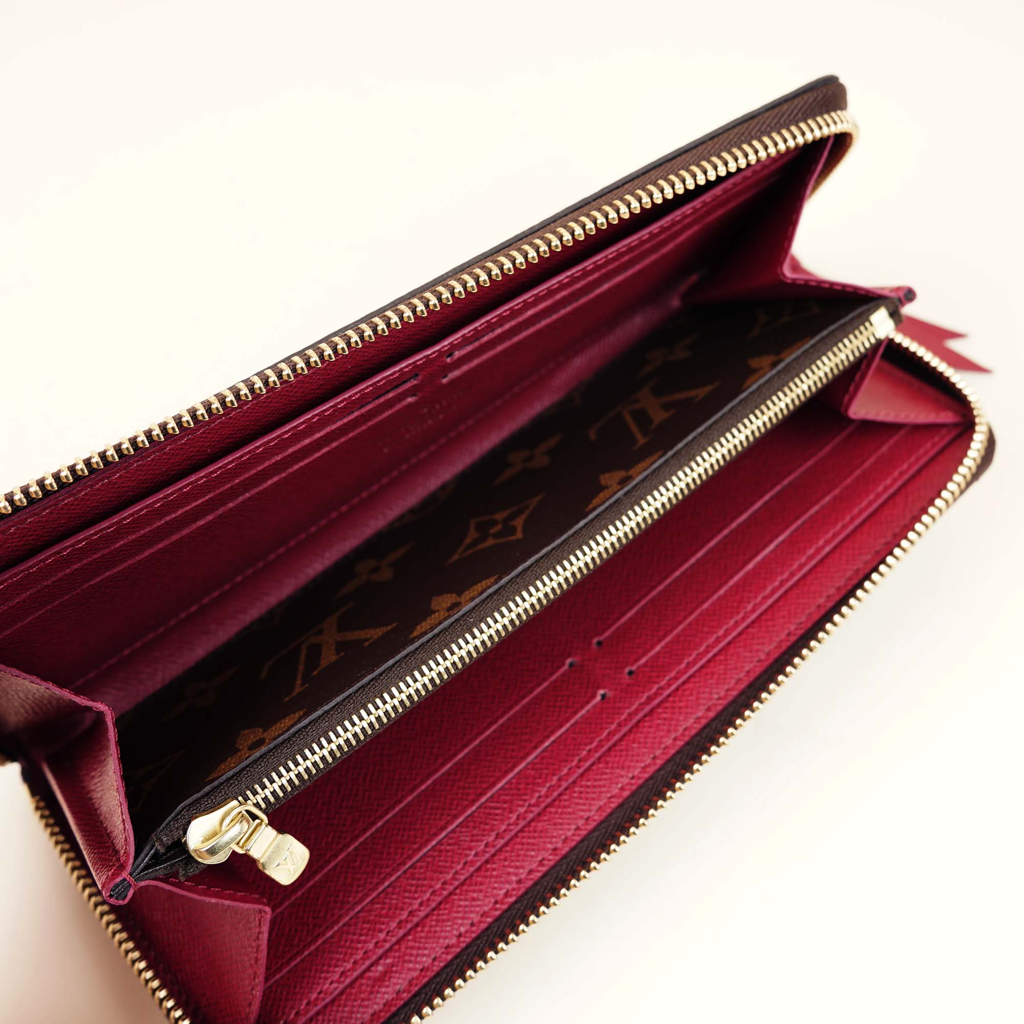 Clemence Wallet - LOUIS VUITTON - Affordable Luxury image