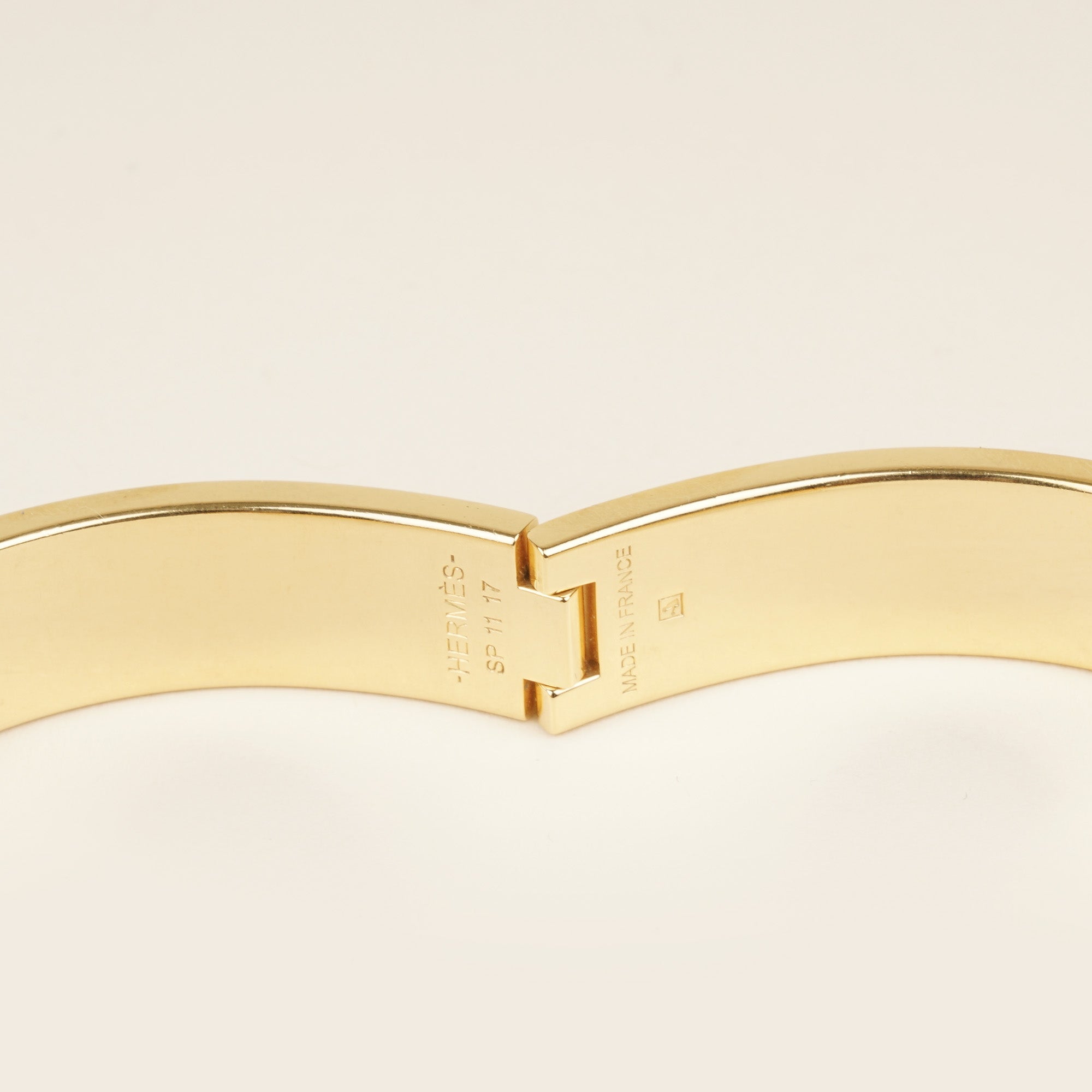 Clic H Narrow Bracelet - HERMÈS - Affordable Luxury image